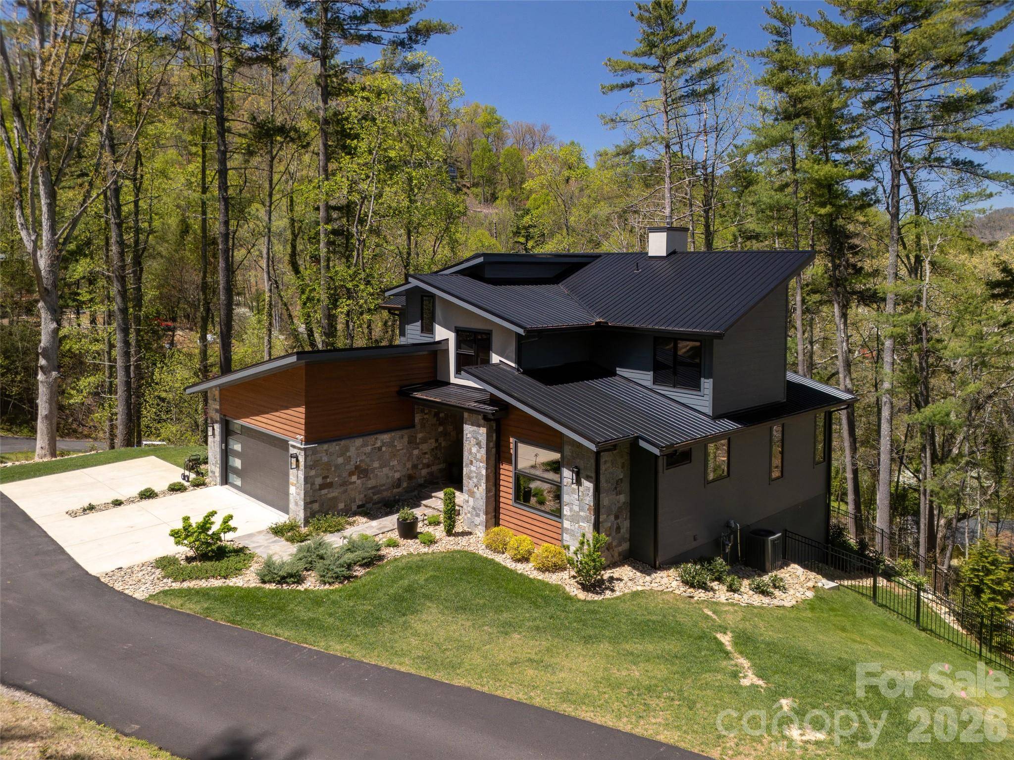 42 Spring Cove RD, Asheville, NC 28804