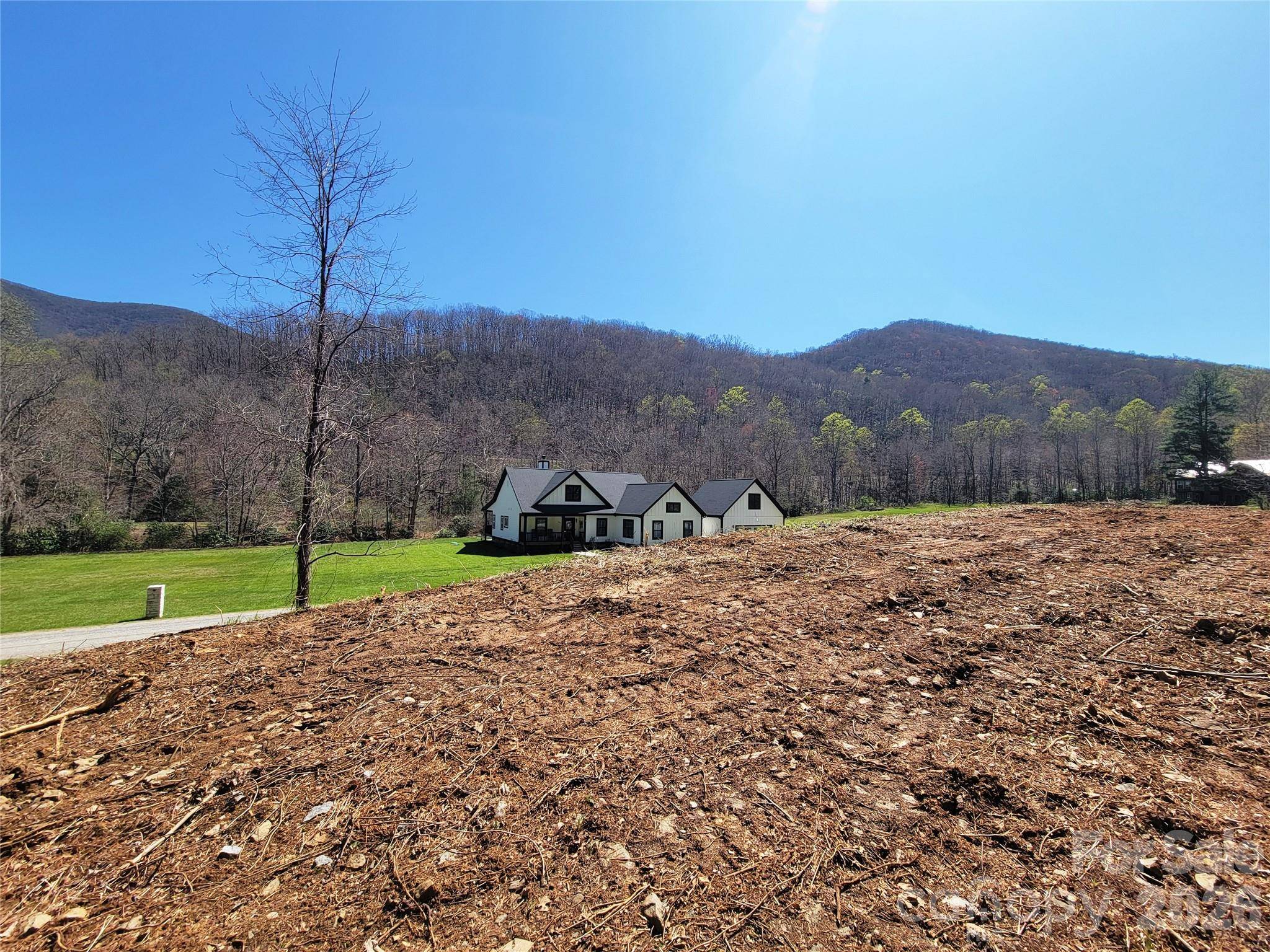300 Shining Rock DR #25, Canton, NC 28716