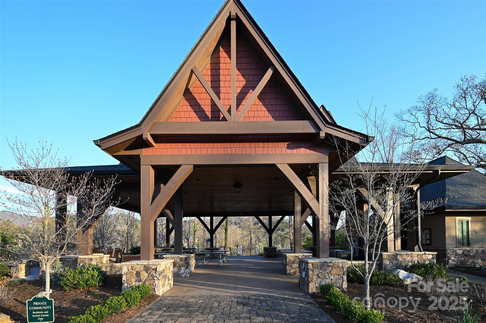 64 French Willow DR, Asheville, NC 28804