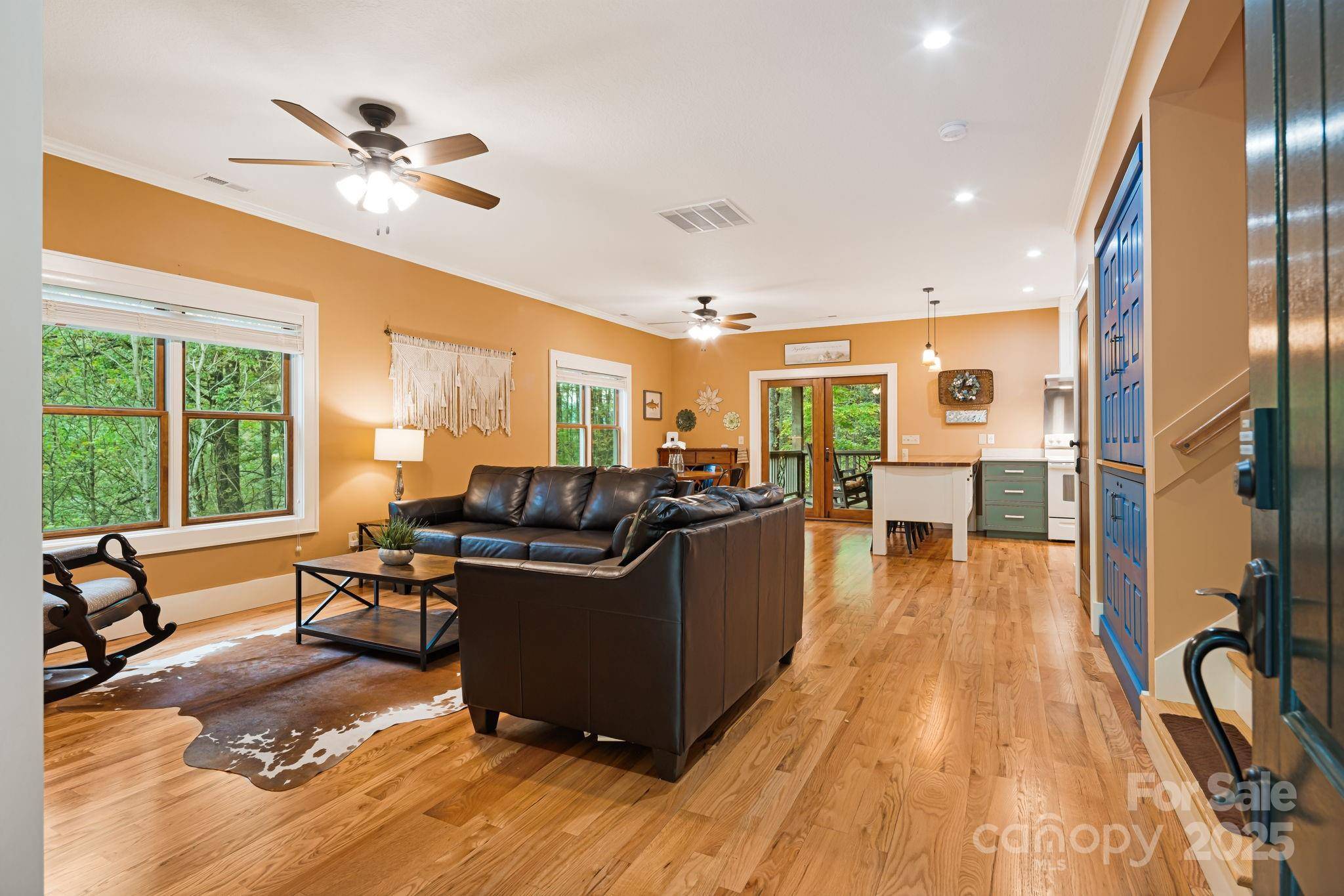 79 Slumber LN, Sylva, NC 28779
