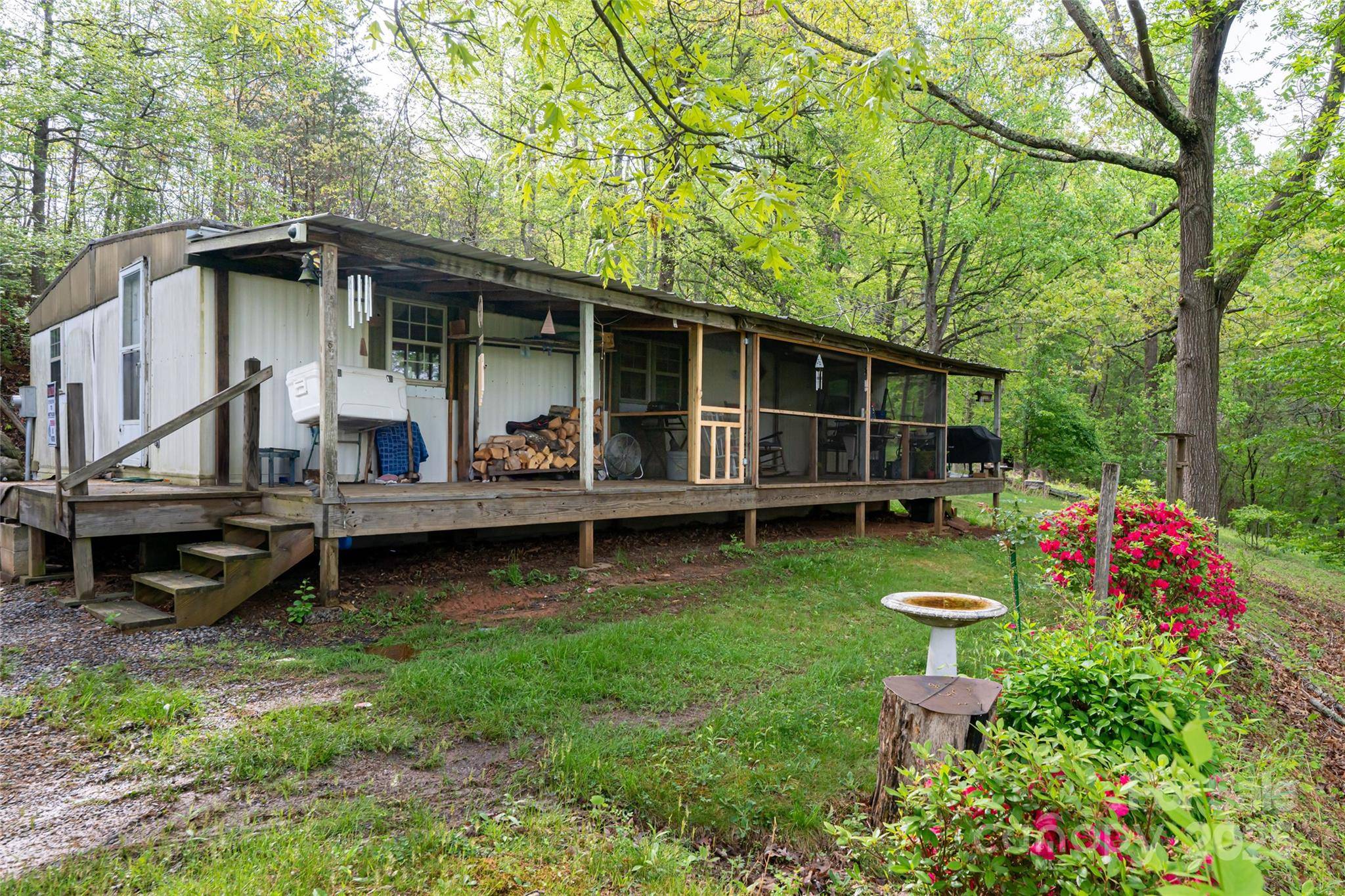 25 Coal Creek LN, Weaverville, NC 28787