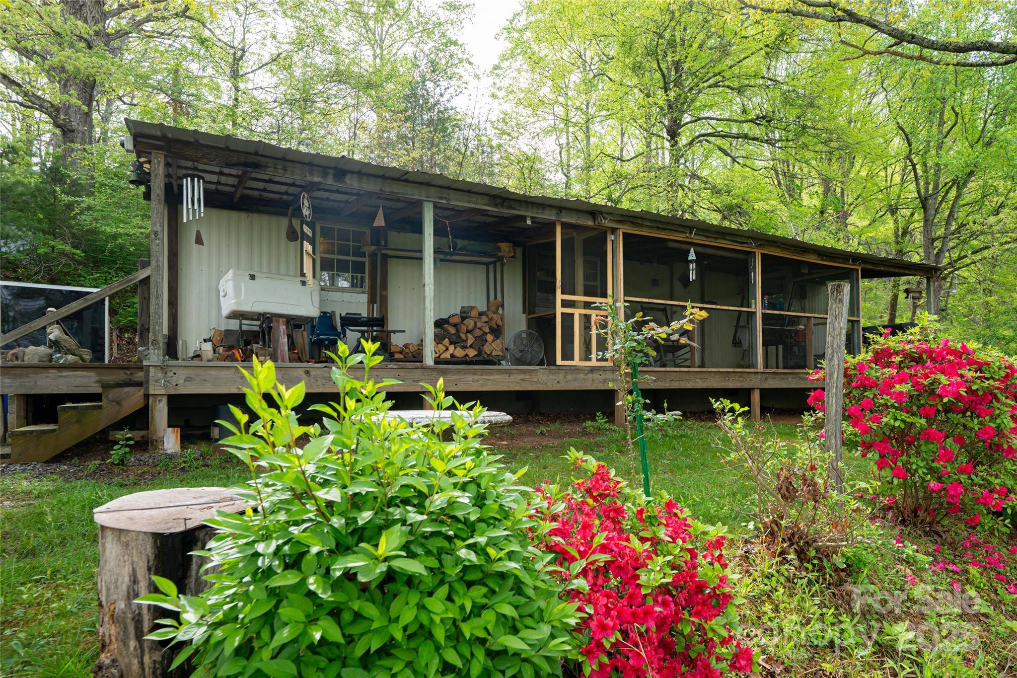25 Coal Creek LN, Weaverville, NC 28787