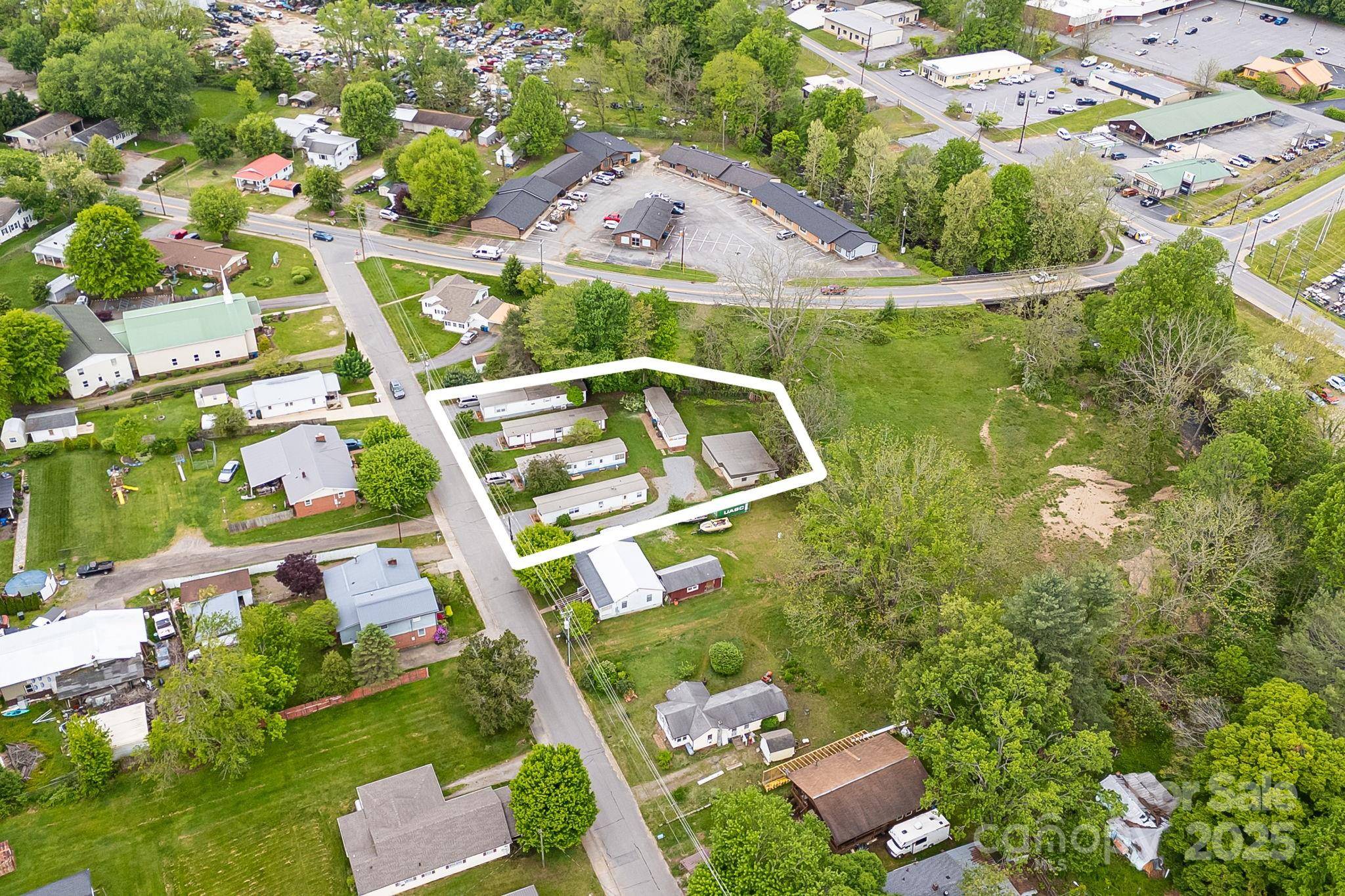 560 Westwood CIR, Waynesville, NC 28786