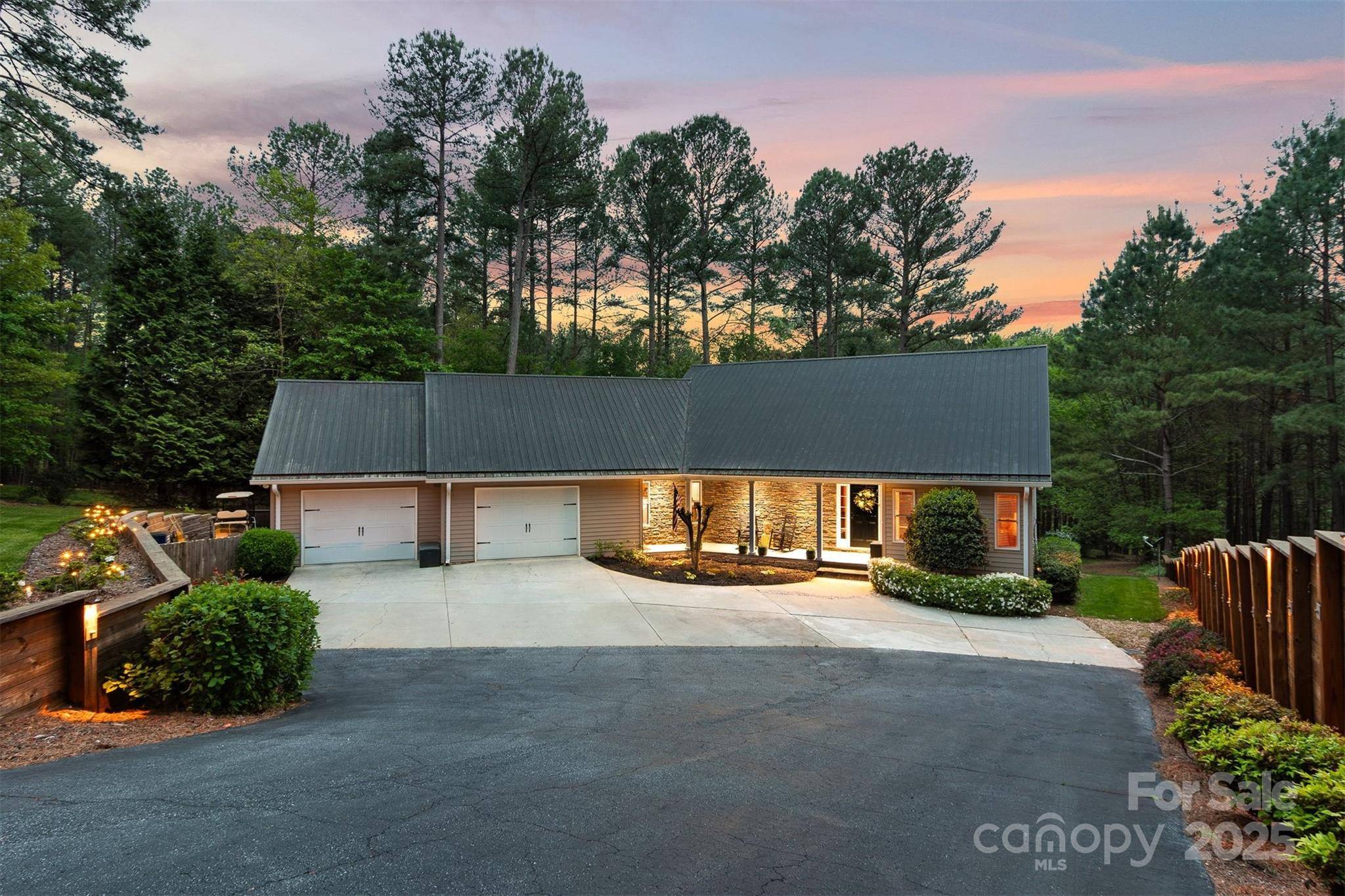 5690 Anchor DR, Granite Falls, NC 28630