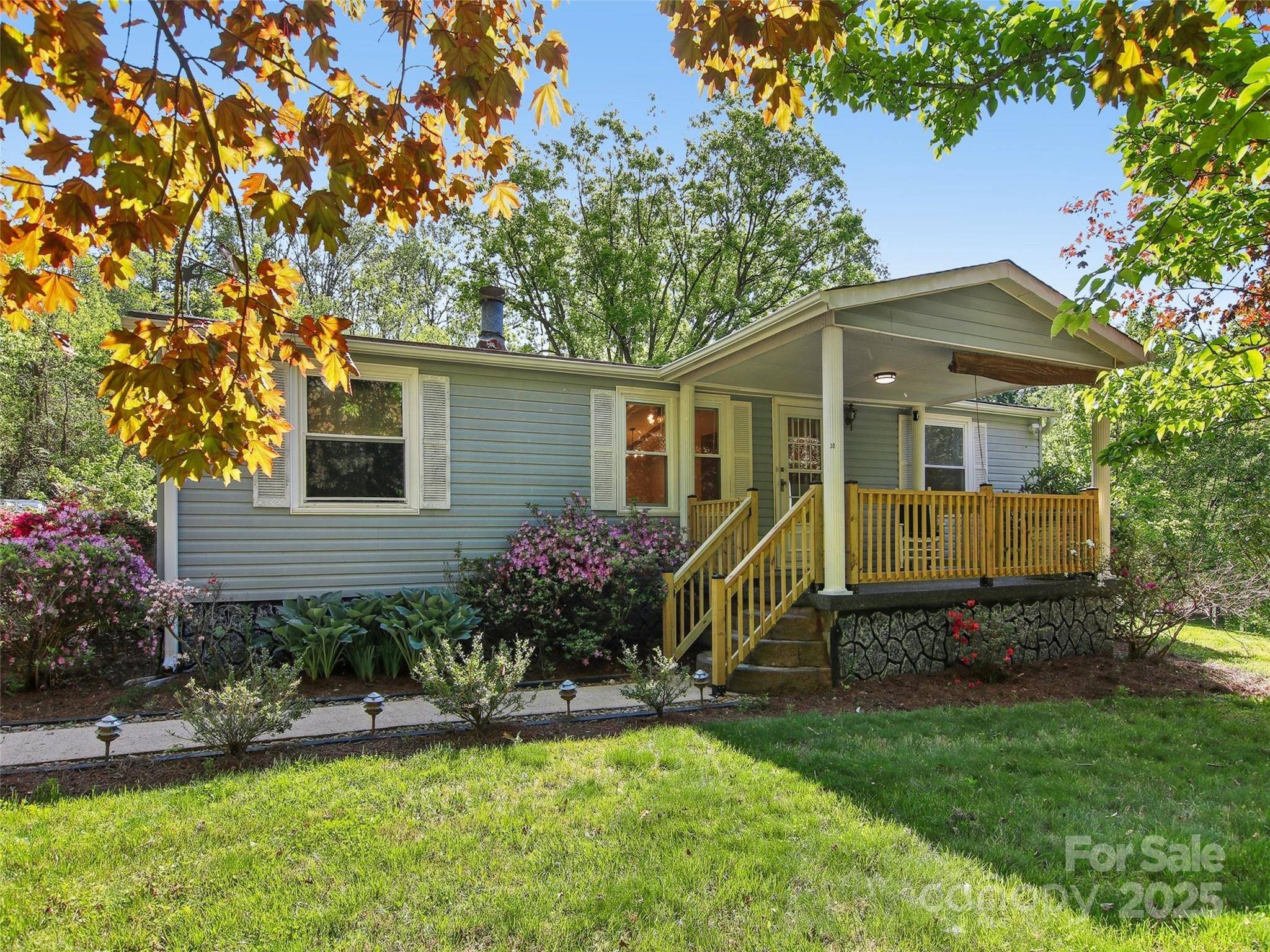 30 Griffin LN, Candler, NC 28715