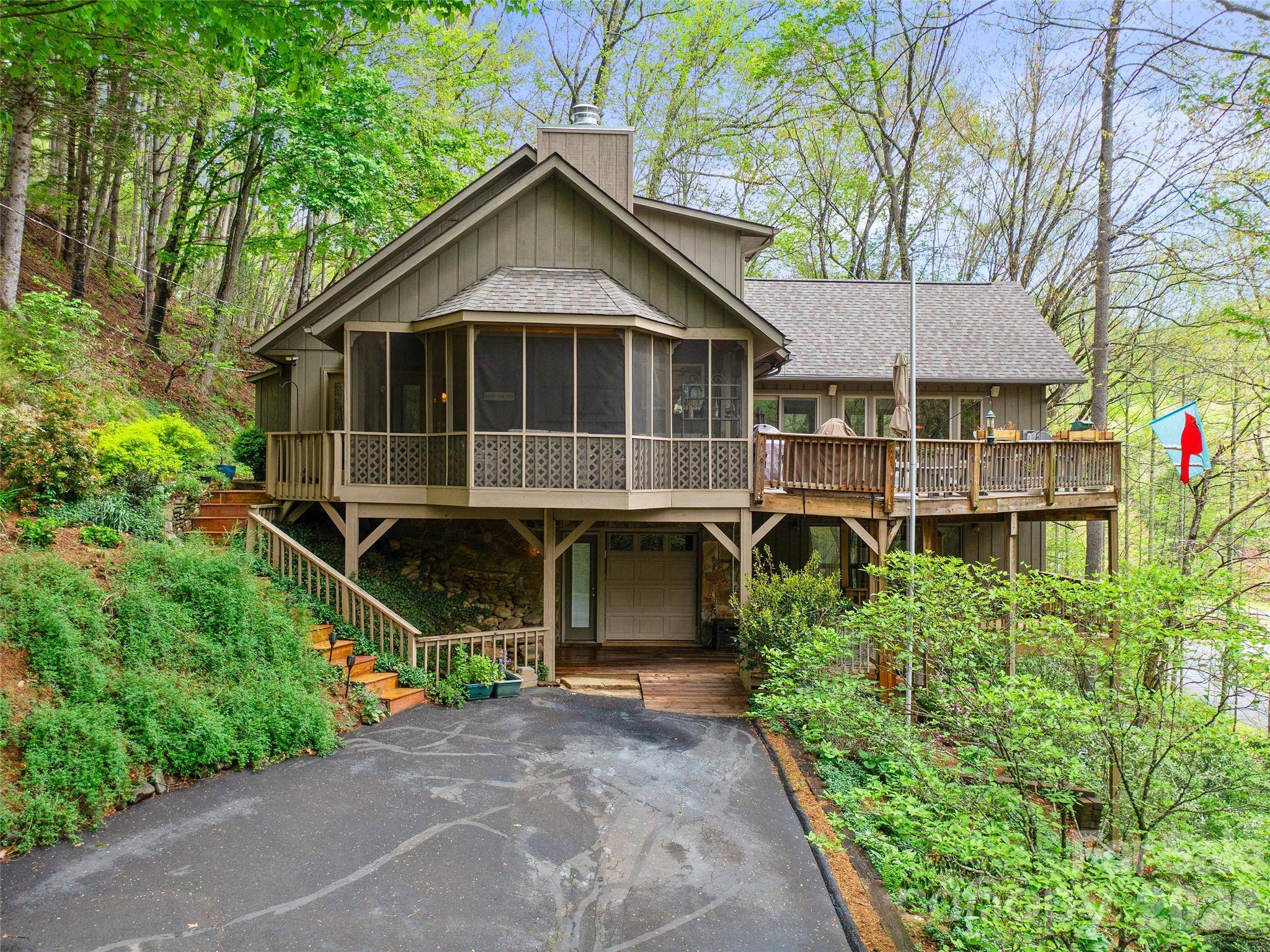 86 Laurel DR, Burnsville, NC 28714