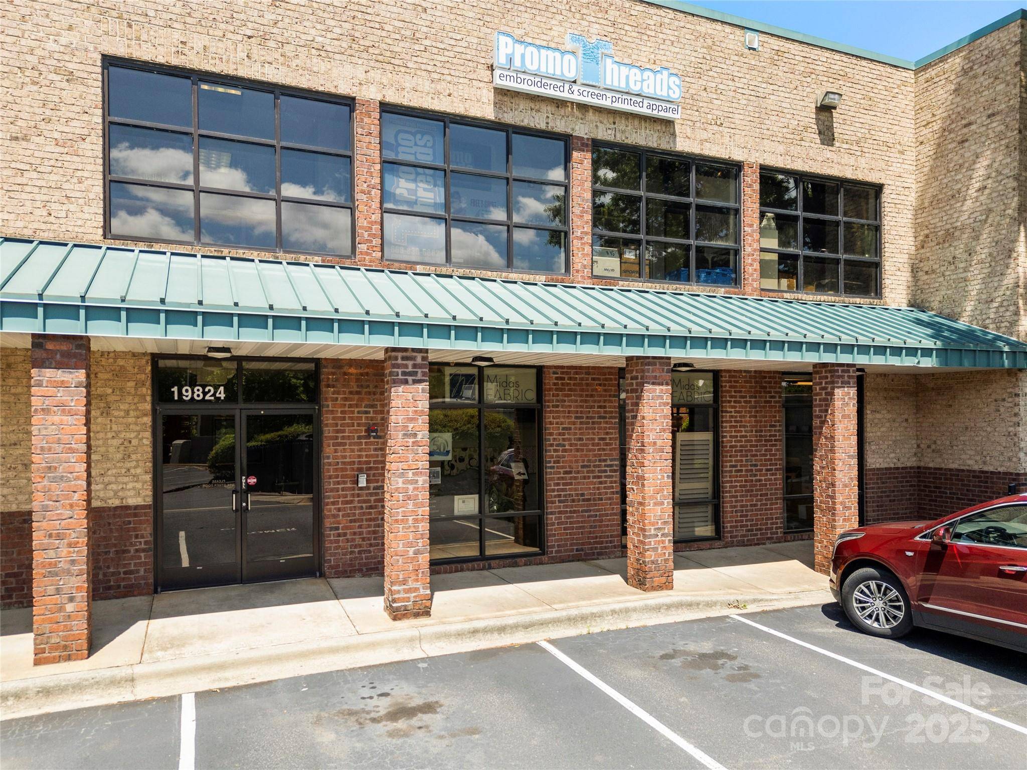 19824 W Catawba AVE, Cornelius, NC 28031
