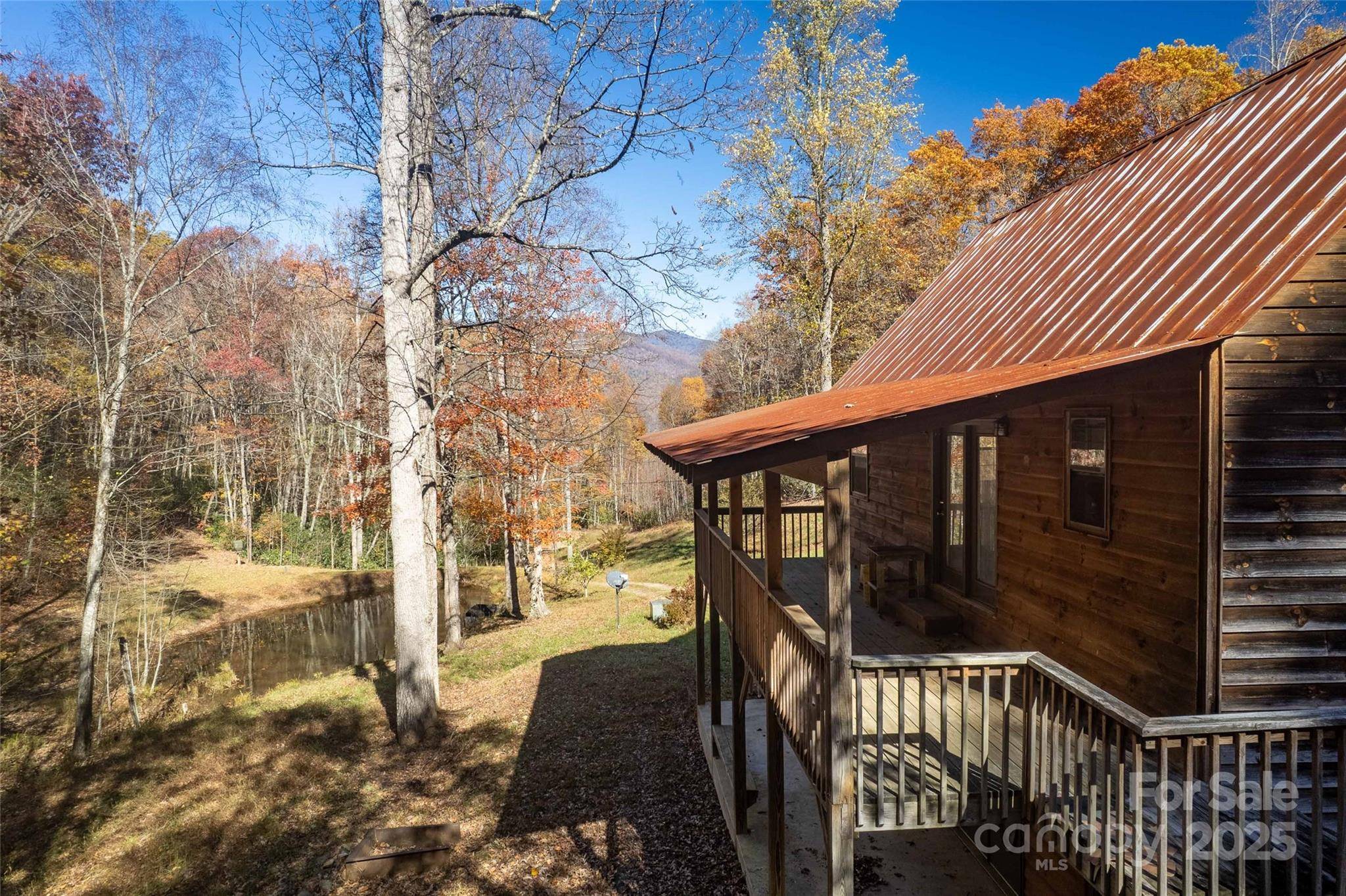 930 Copperhead CV, Sylva, NC 28779