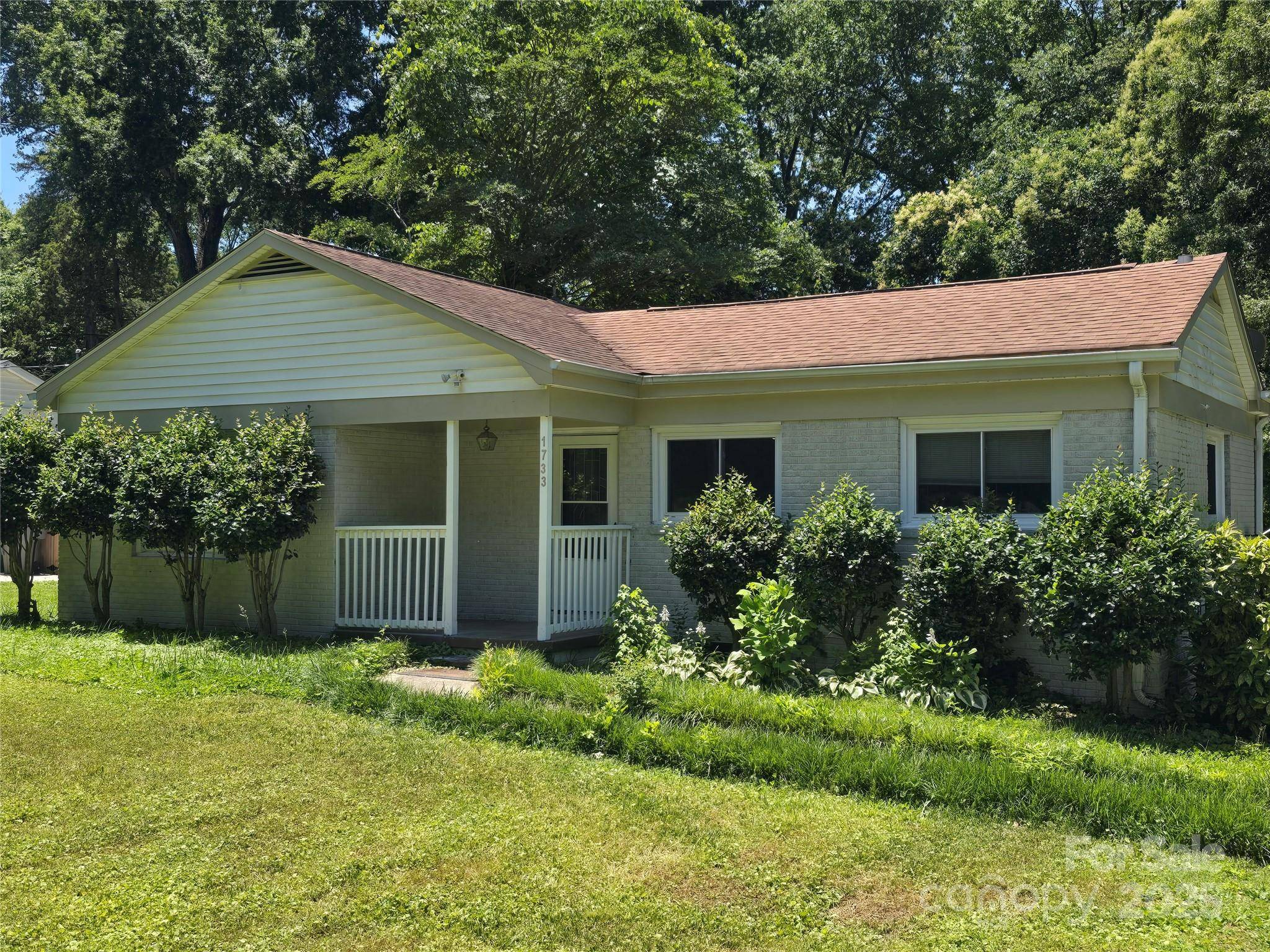 1733 Merry Oaks RD, Charlotte, NC 28205