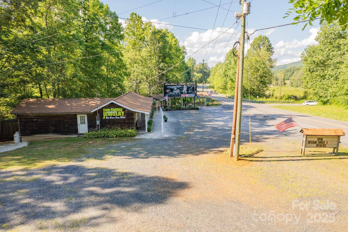 14622 226 HWY, Spruce Pine, NC 28777