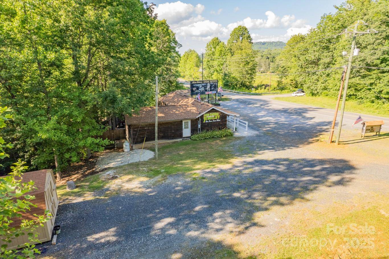 14622 226 HWY, Spruce Pine, NC 28777