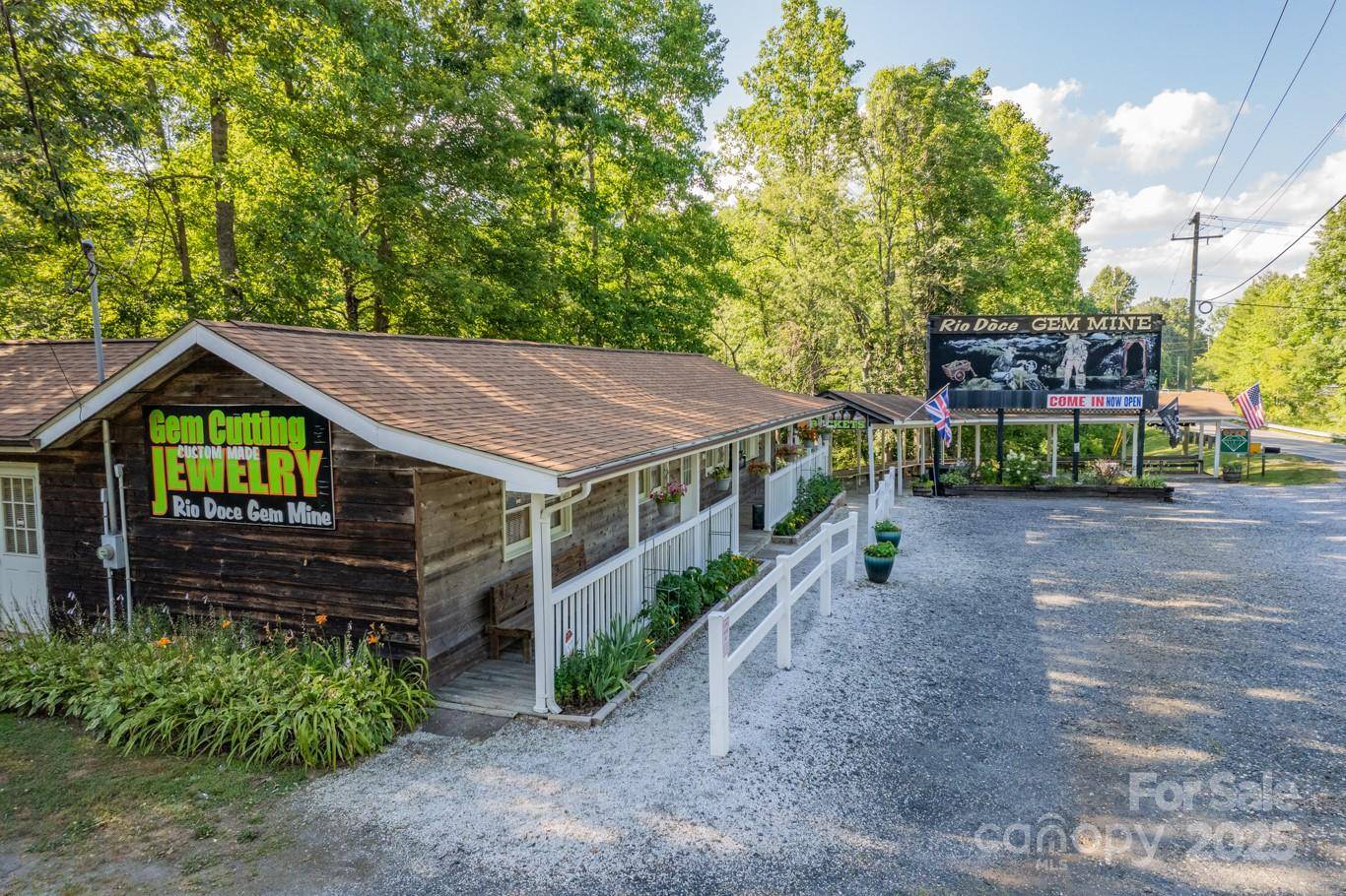 14622 226 HWY, Spruce Pine, NC 28777