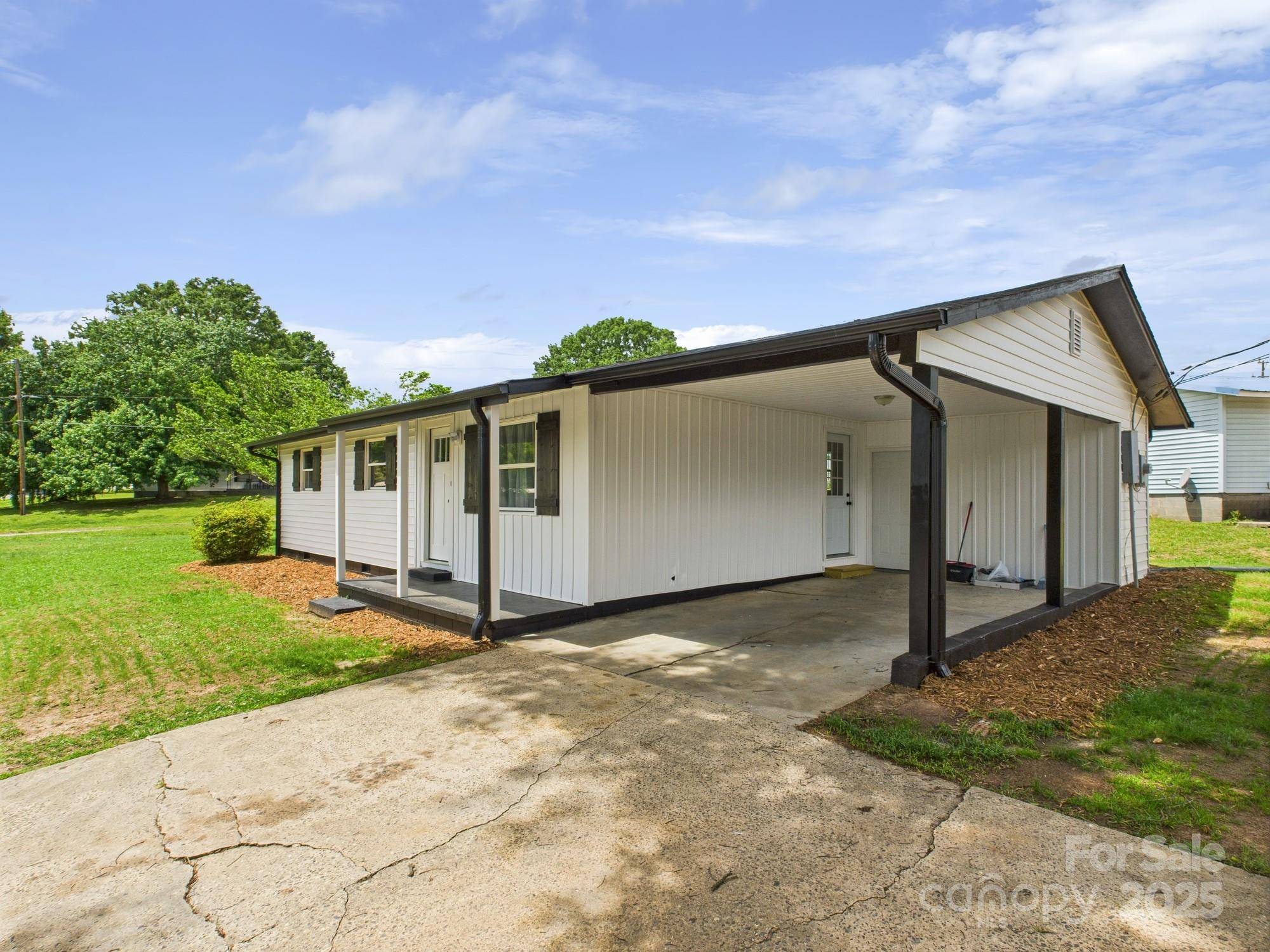 120 Hepler RD, Taylorsville, NC 28681