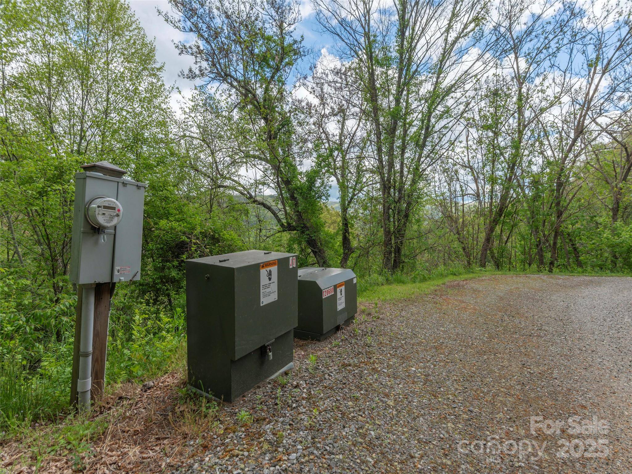 00 Quest CV, Clyde, NC 28721