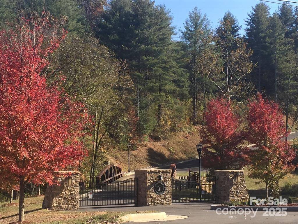 43 Crossings CIR #16, Fairview, NC 28730