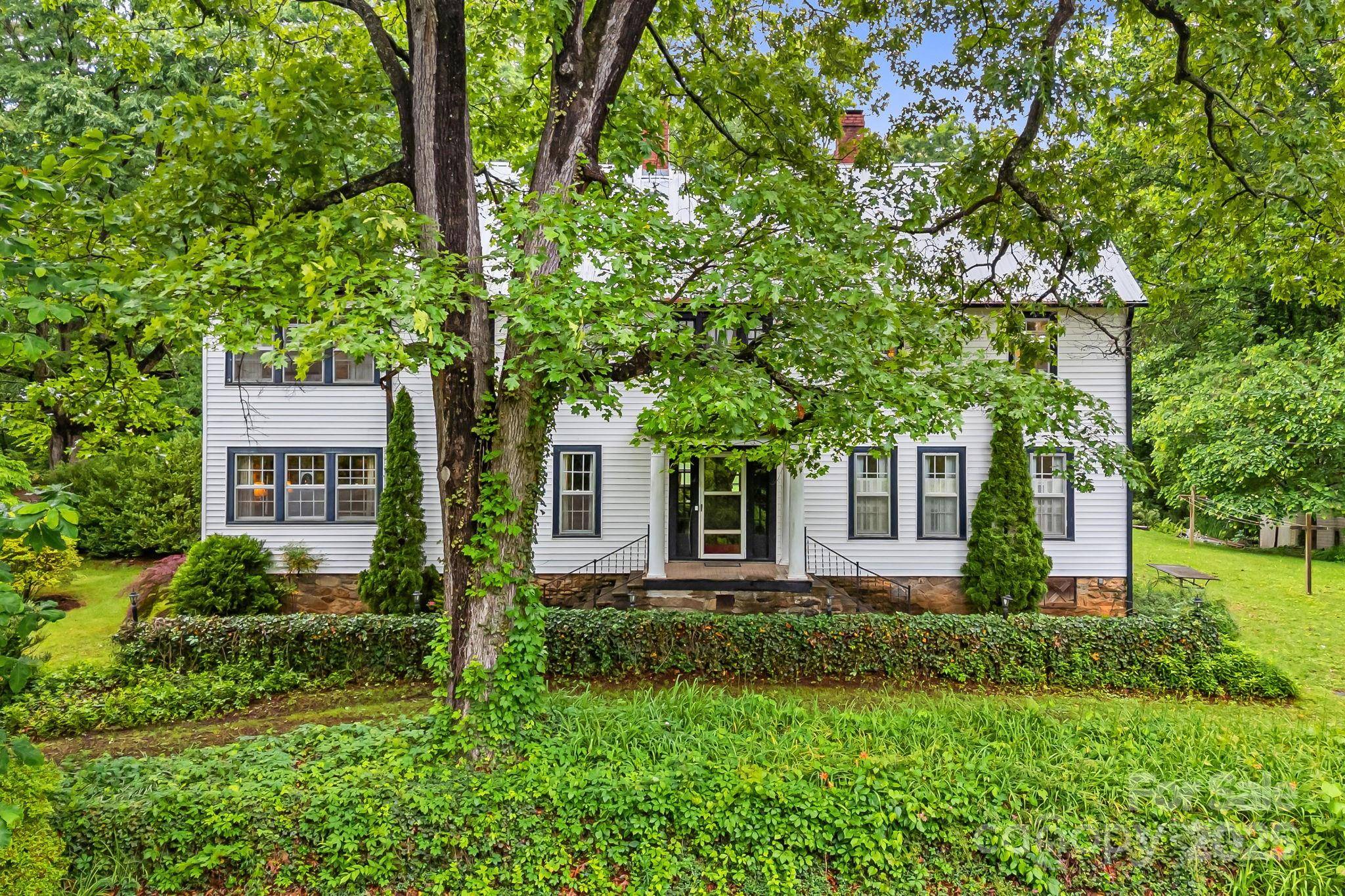 1186 Old US 70 HWY, Black Mountain, NC 28711