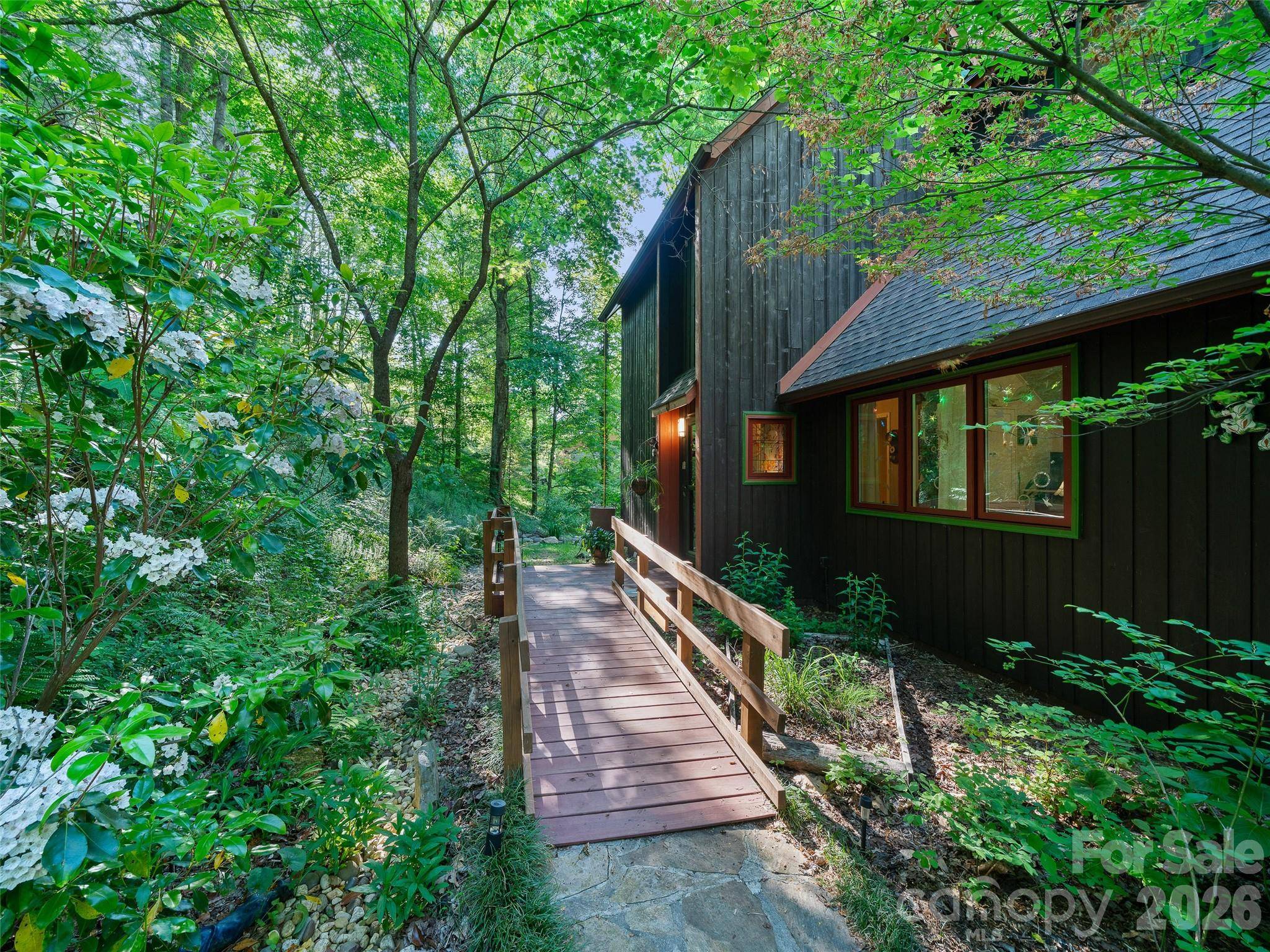 278 Mount View DR, Burnsville, NC 28714