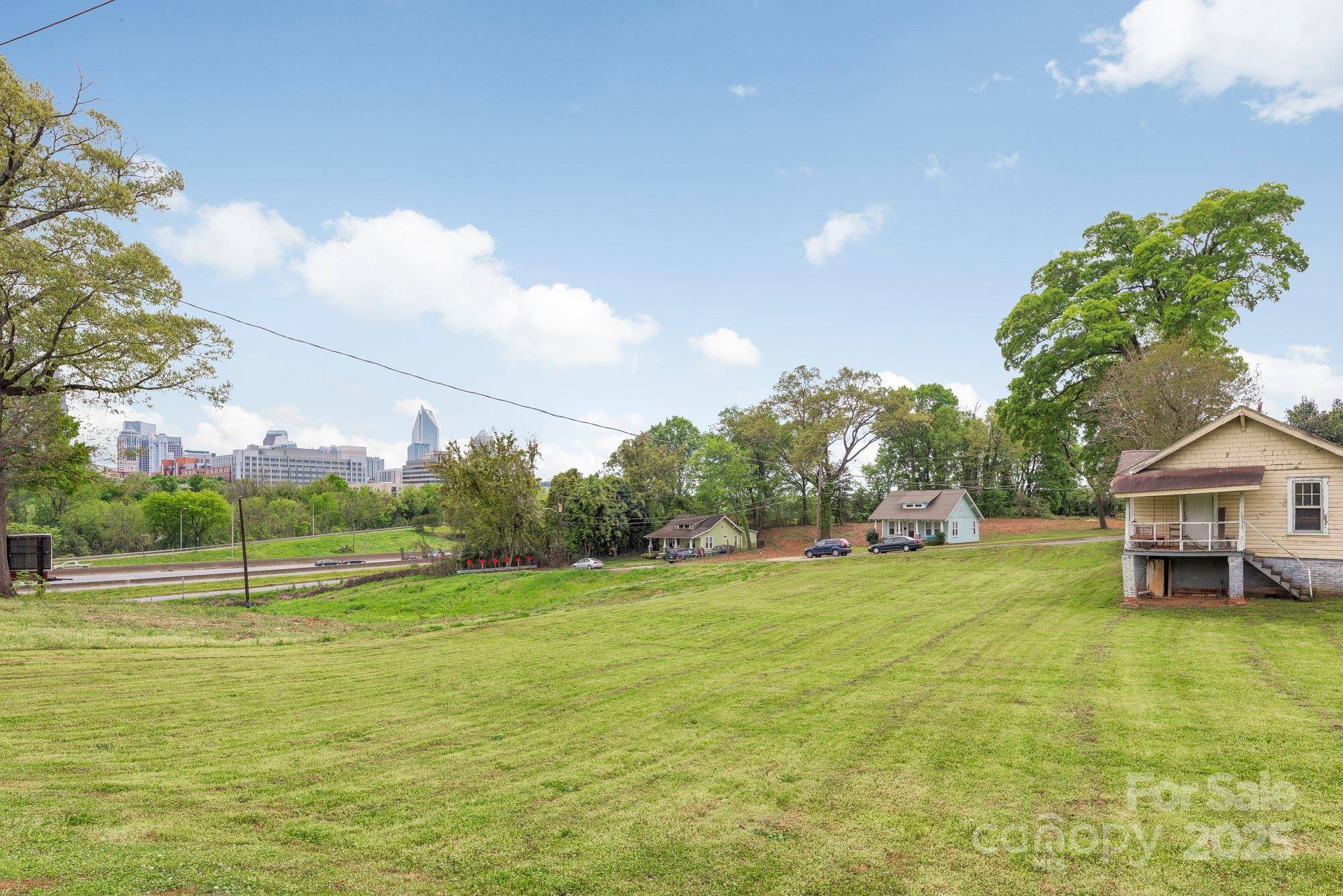 1326 W 6th ST, Charlotte, NC 28216