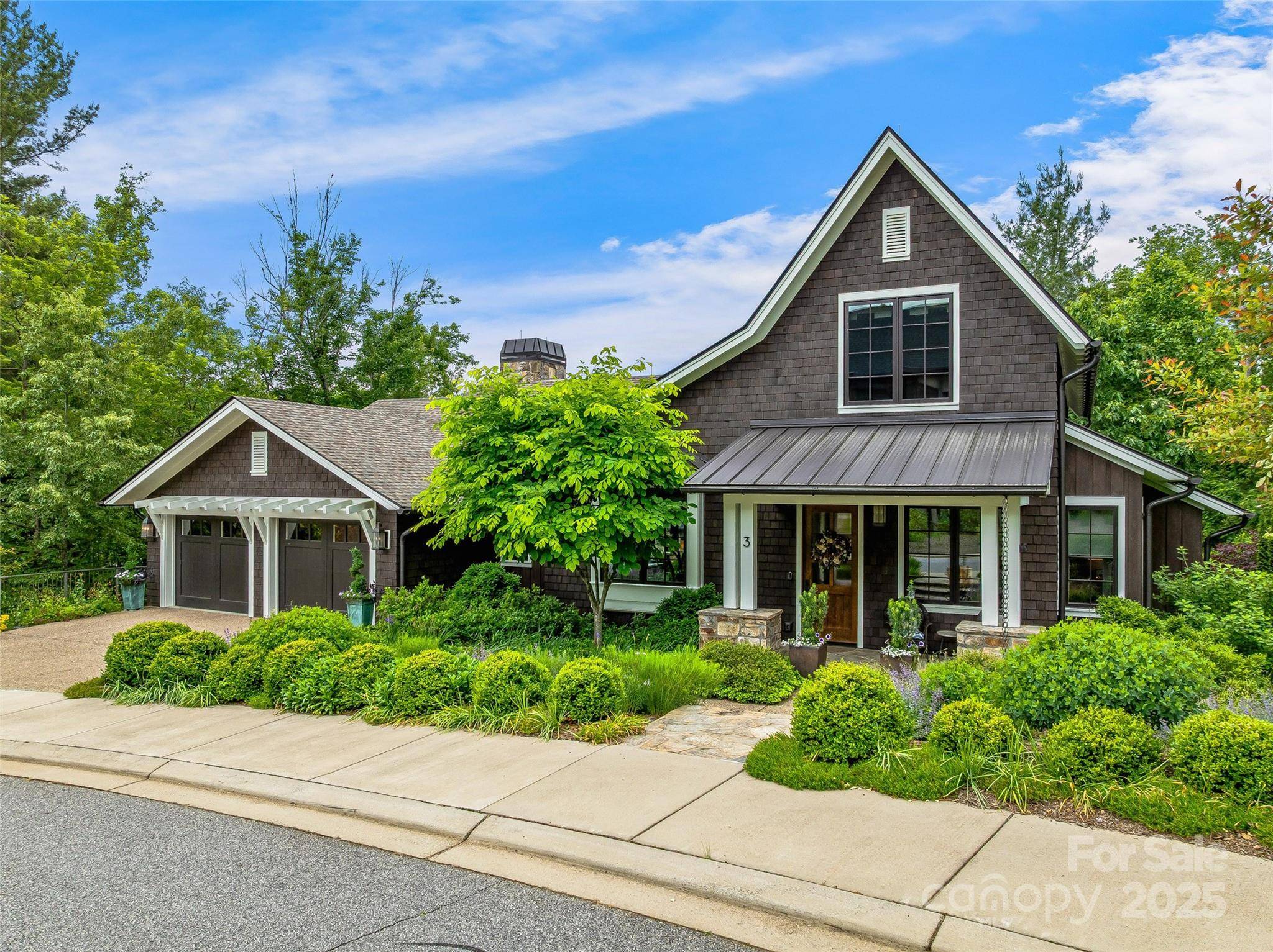 3 Bayonne TRL, Asheville, NC 28804