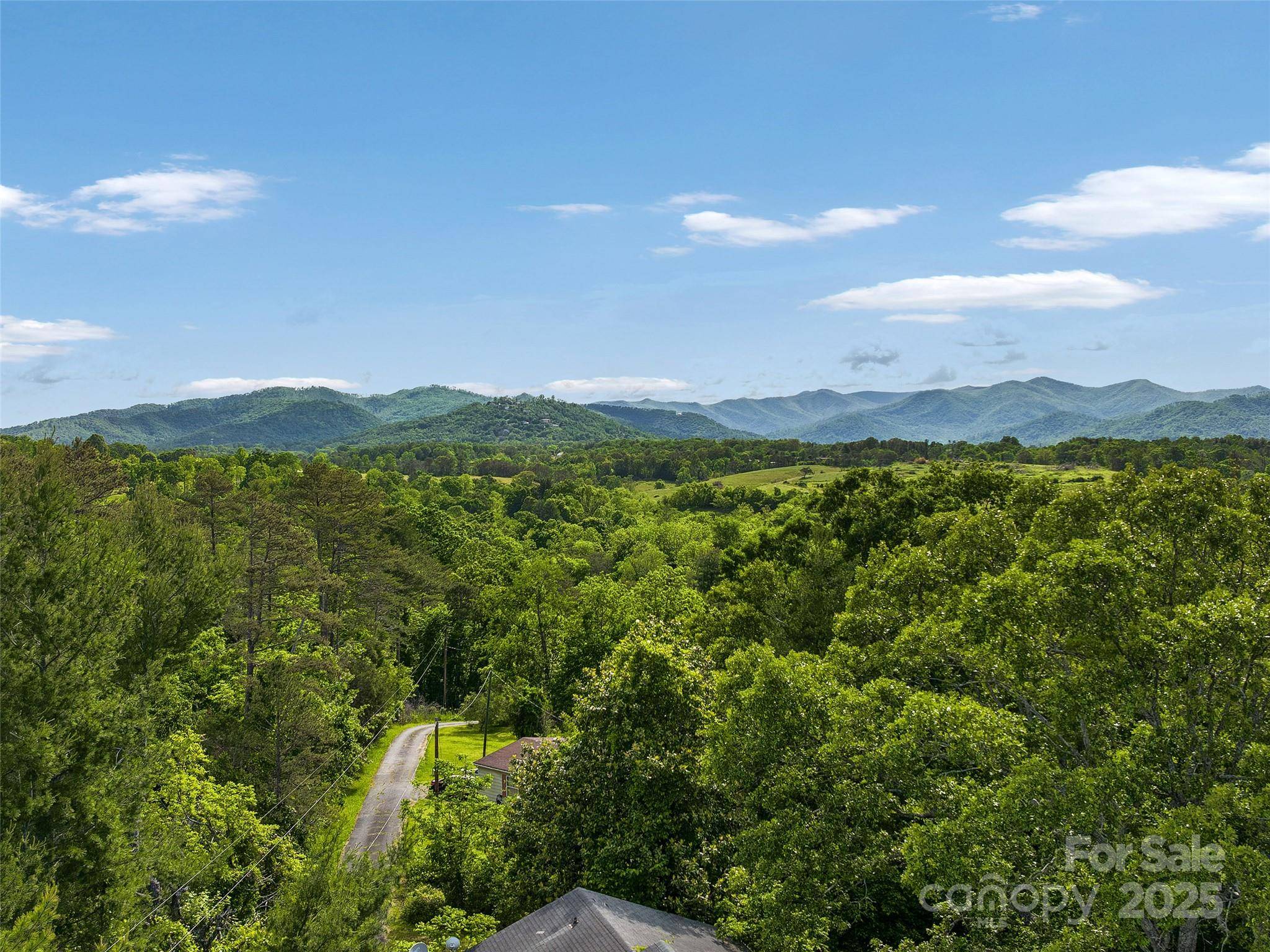 144 Pinebrook RD, Asheville, NC 28804