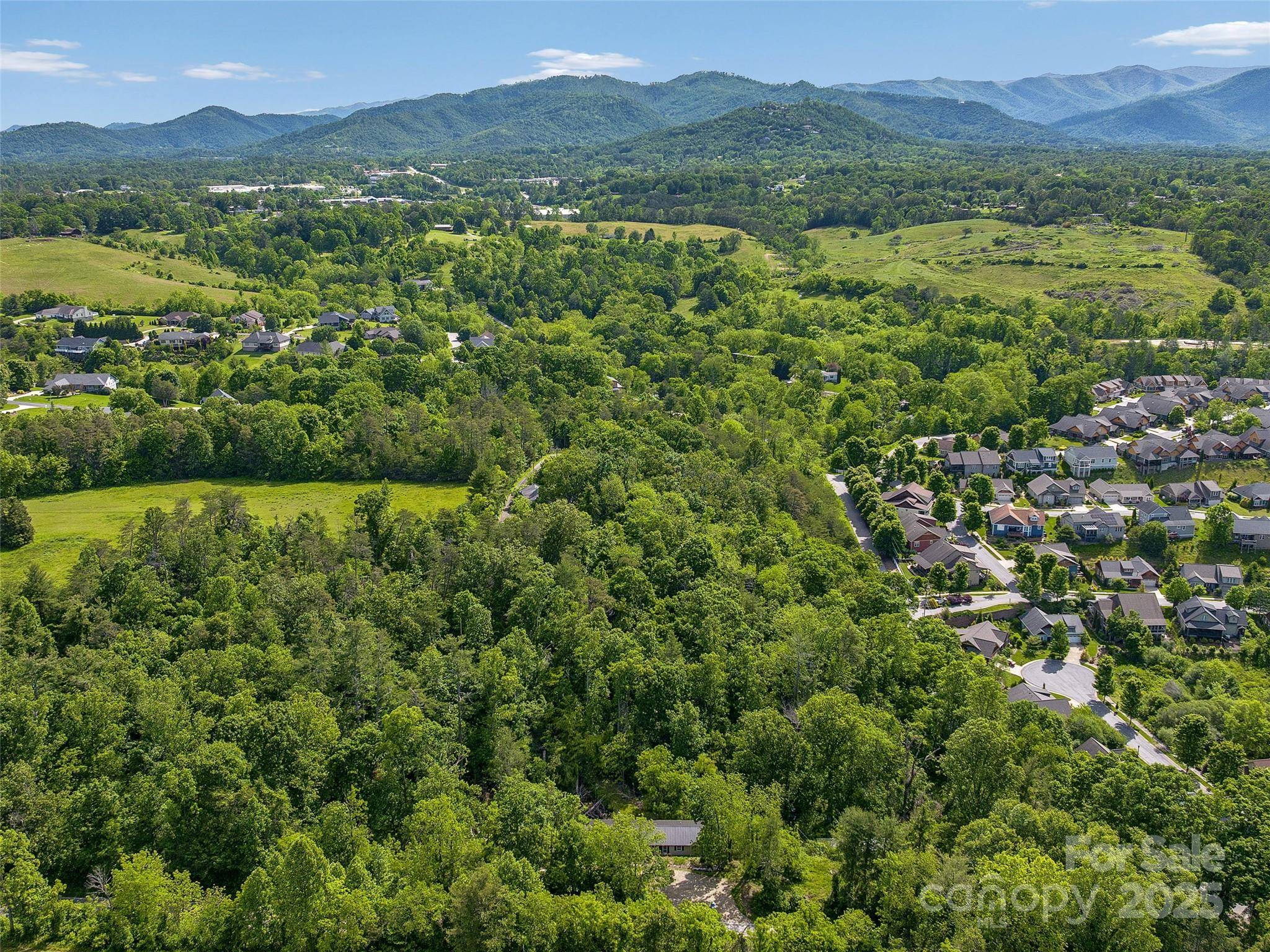 144 Pinebrook RD, Asheville, NC 28804