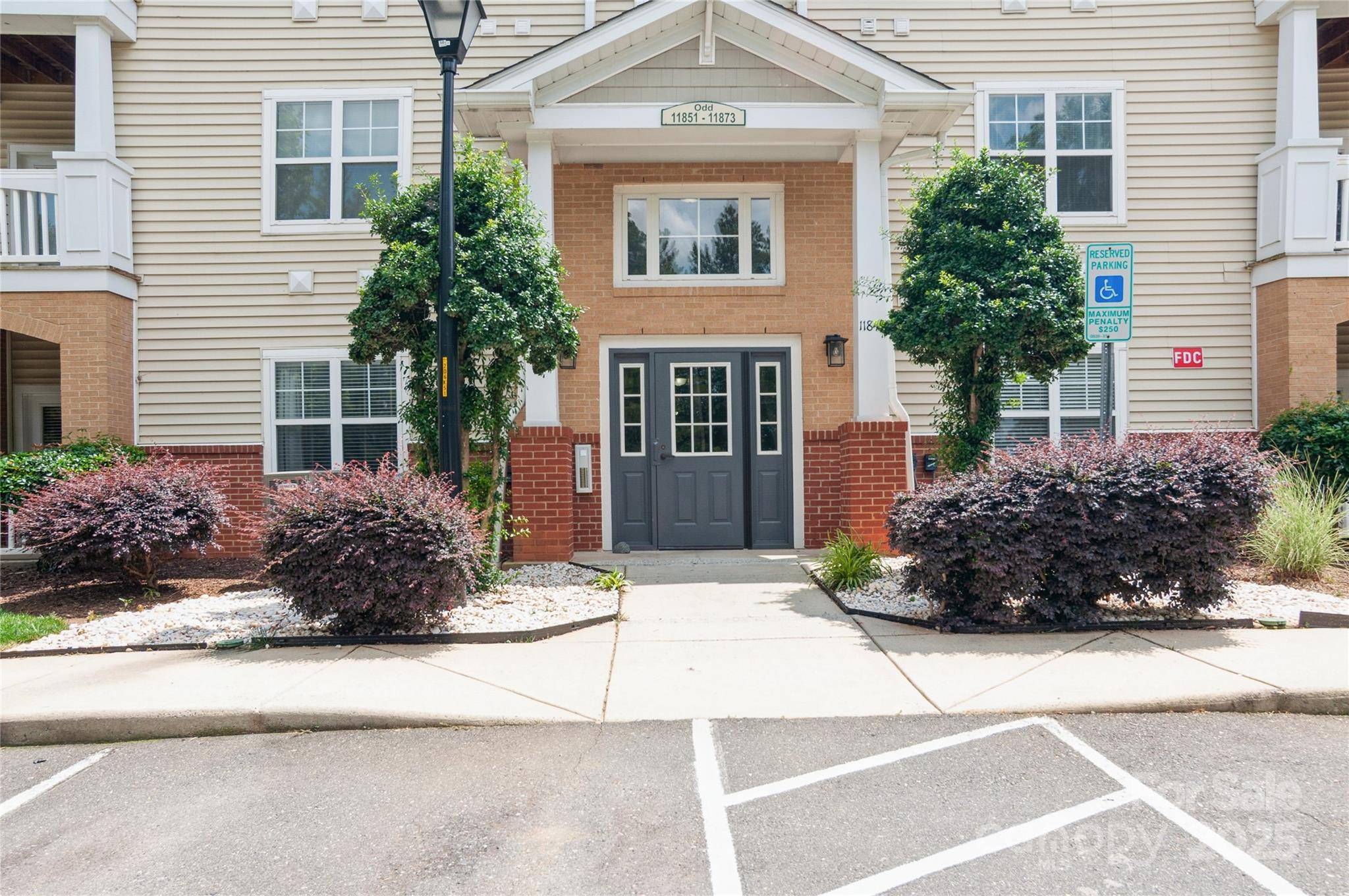 11863 Ridgeway Park DR, Charlotte, NC 28277