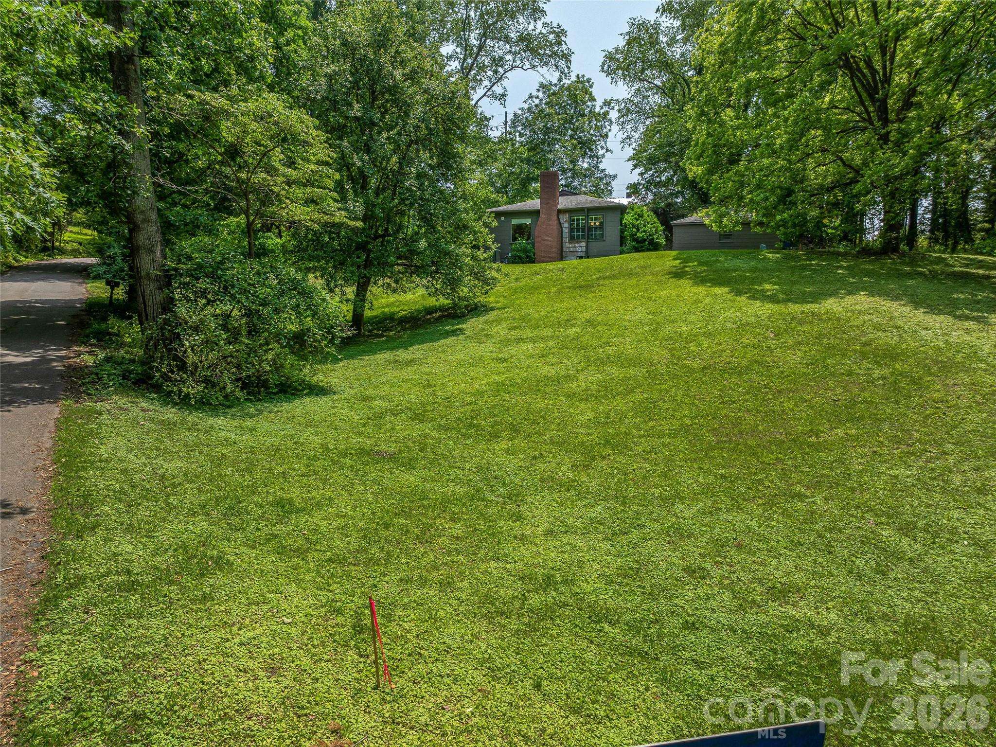 99999 W Skyland CIR #3, Asheville, NC 28804