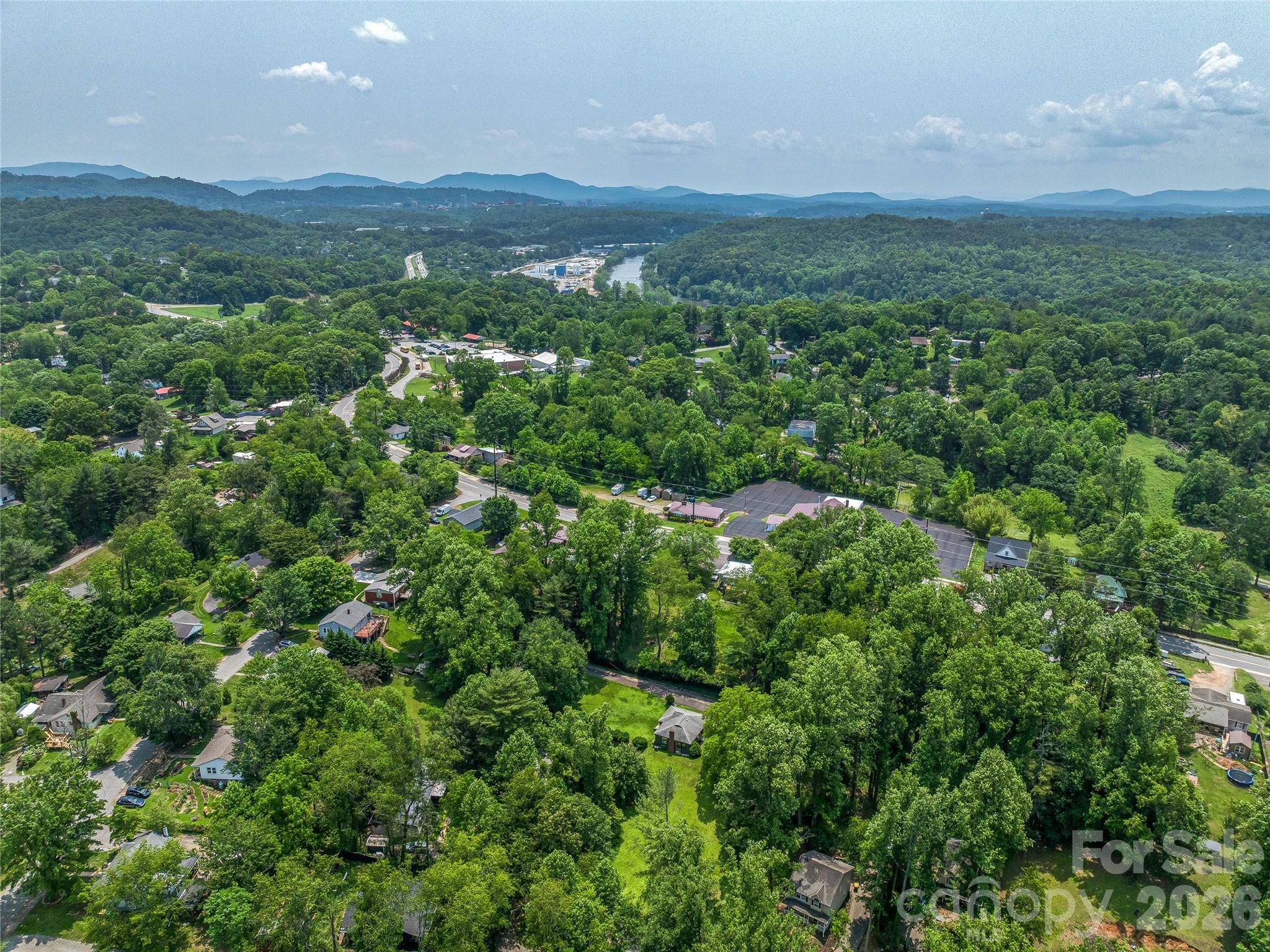 99999 W Skyland CIR #3, Asheville, NC 28804