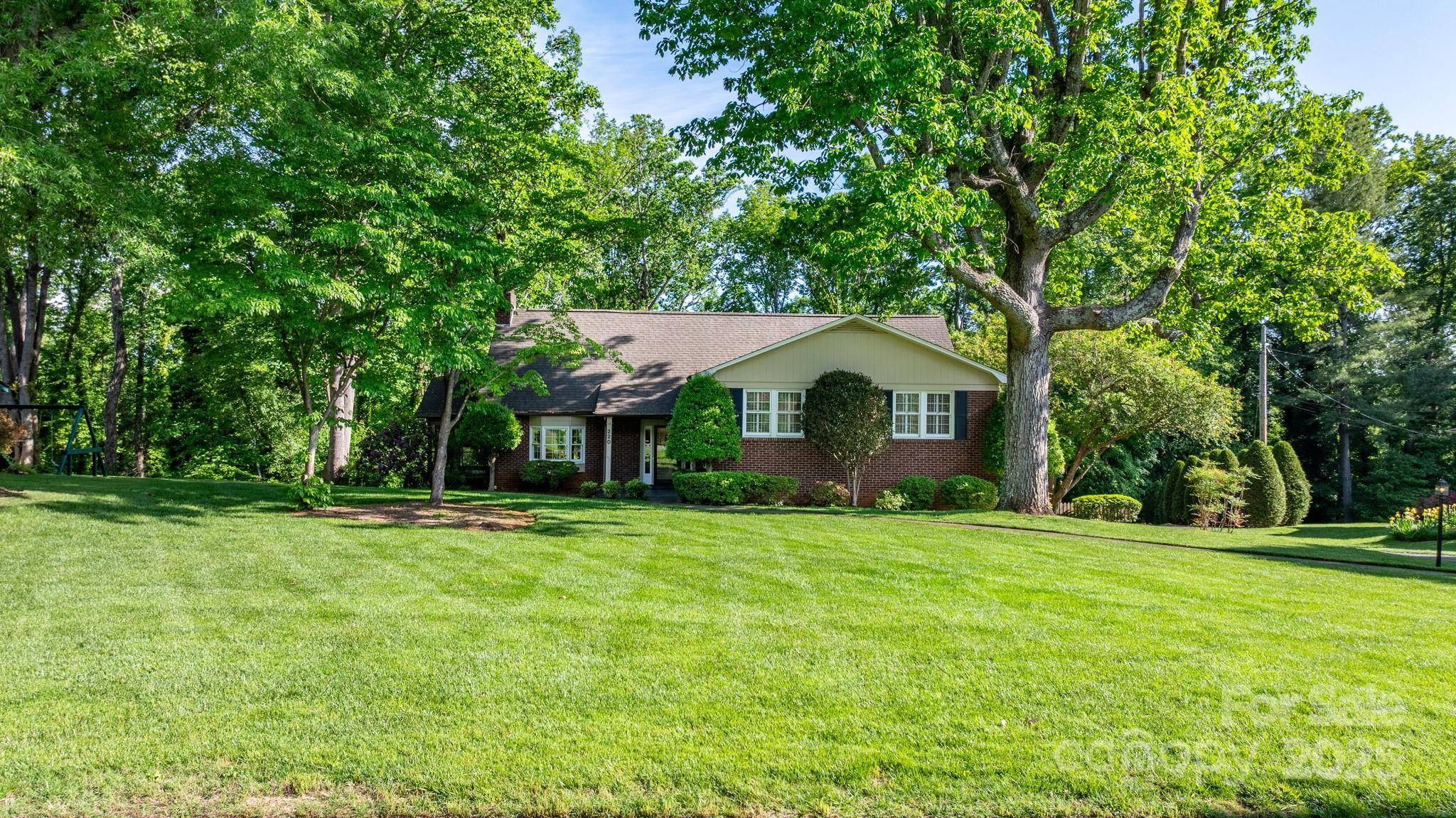 220 West Park DR, Morganton, NC 28655