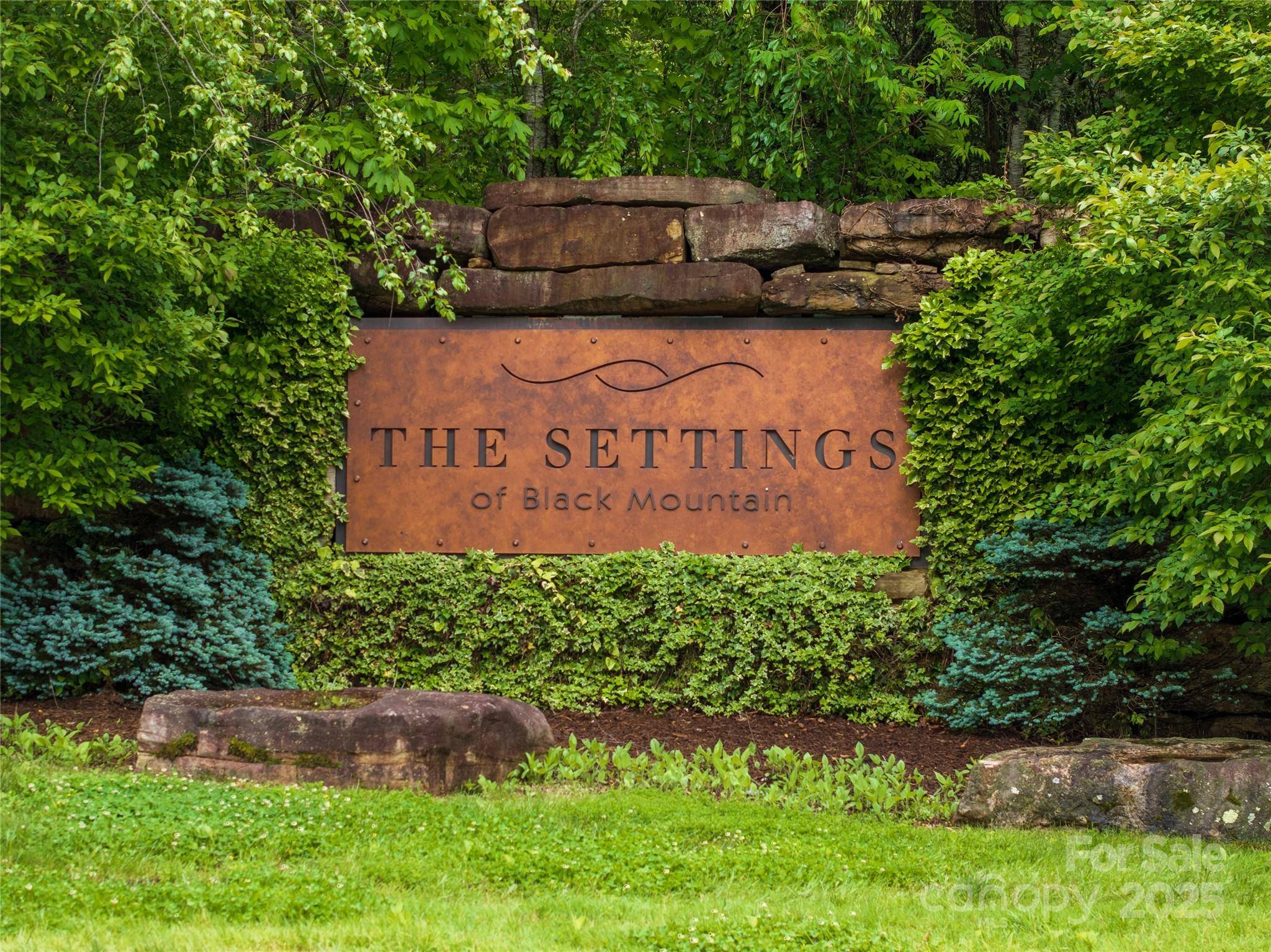 52 Settings BLVD, Black Mountain, NC 28711