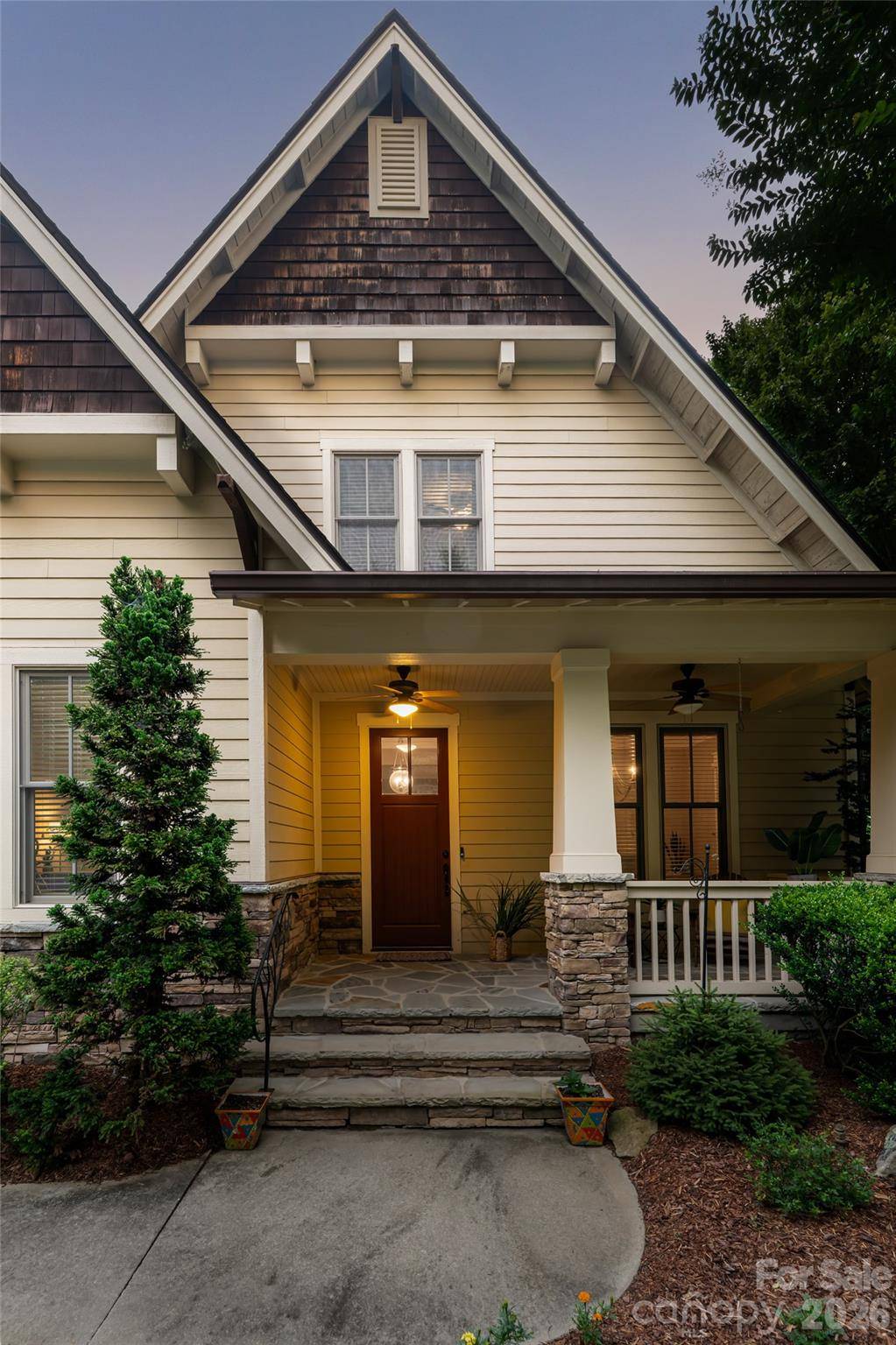 1 East Owl Creek LN, Fairview, NC 28730