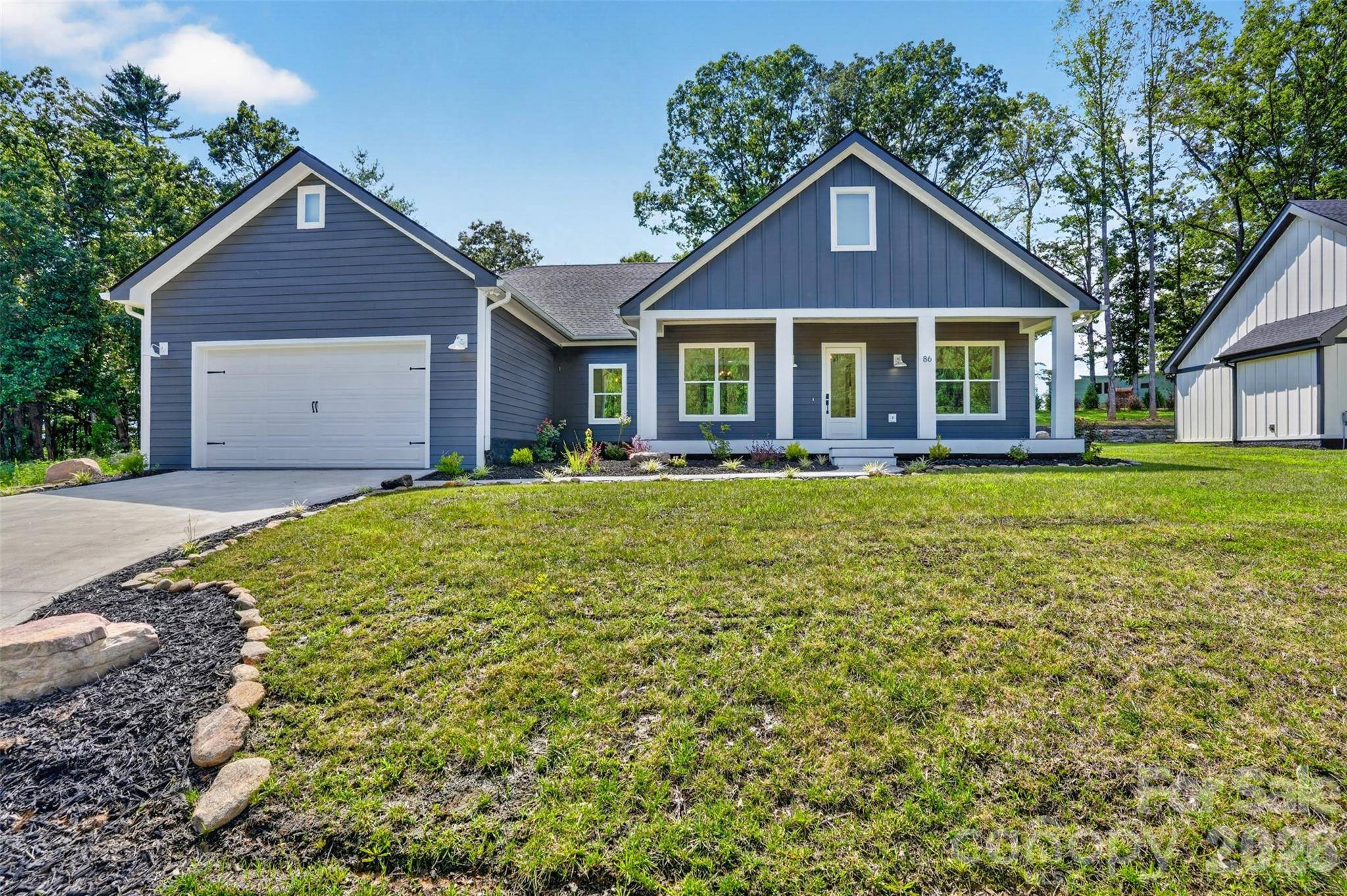 86 Point Hope LN, Hendersonville, NC 28792