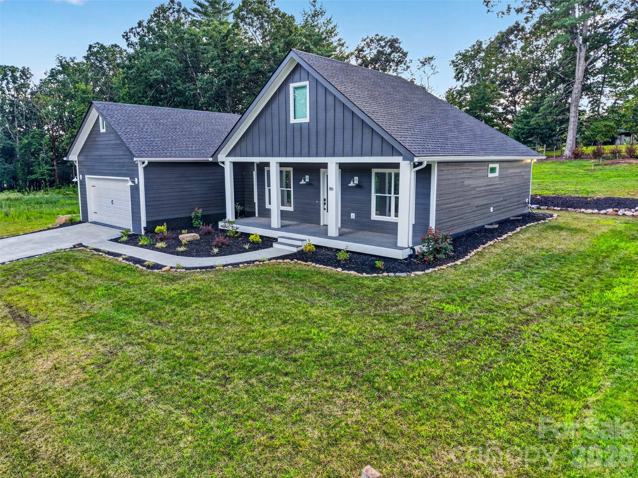 86 Point Hope LN, Hendersonville, NC 28792