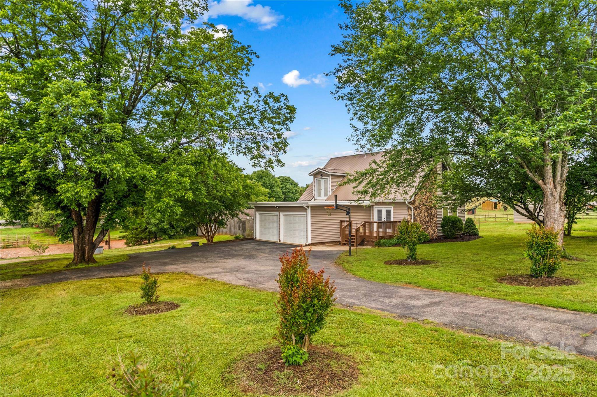 296 Hicks Creek RD, Troutman, NC 28166