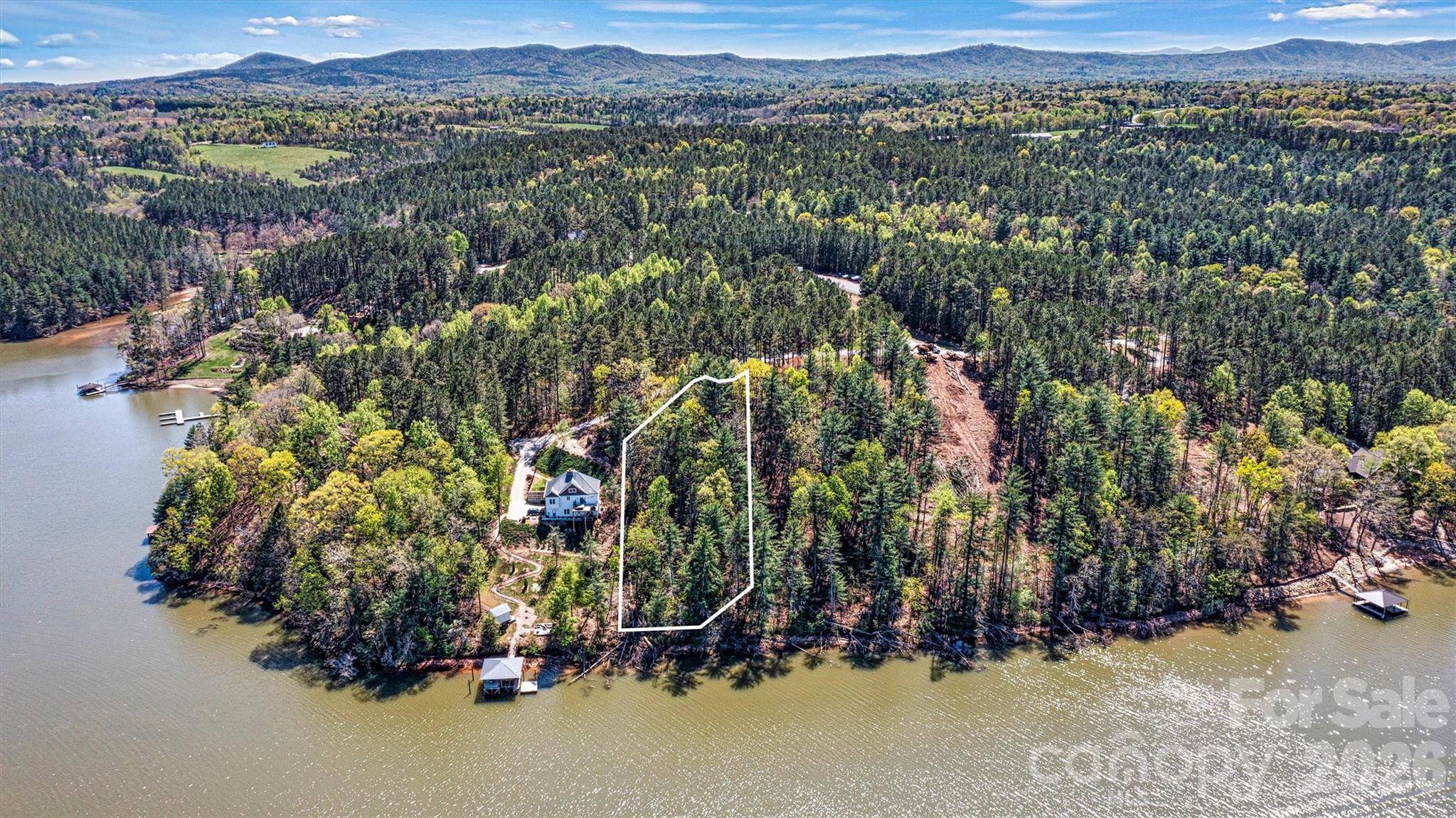106 Pier Point DR, Connelly Springs, NC 28612