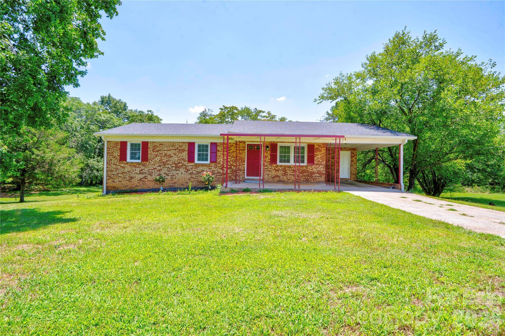 231 London RD, Lawndale, NC 28090