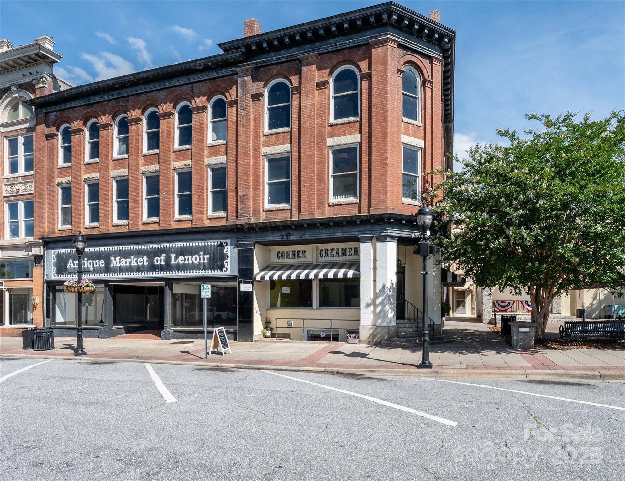 812 West AVE NW, Lenoir, NC 28645
