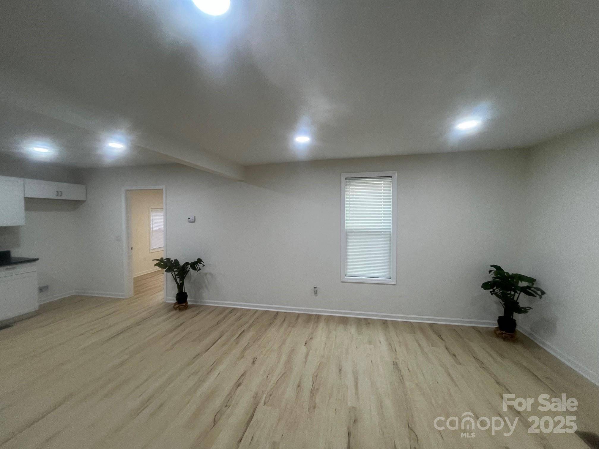 39 E White ST, Chester, SC 29706