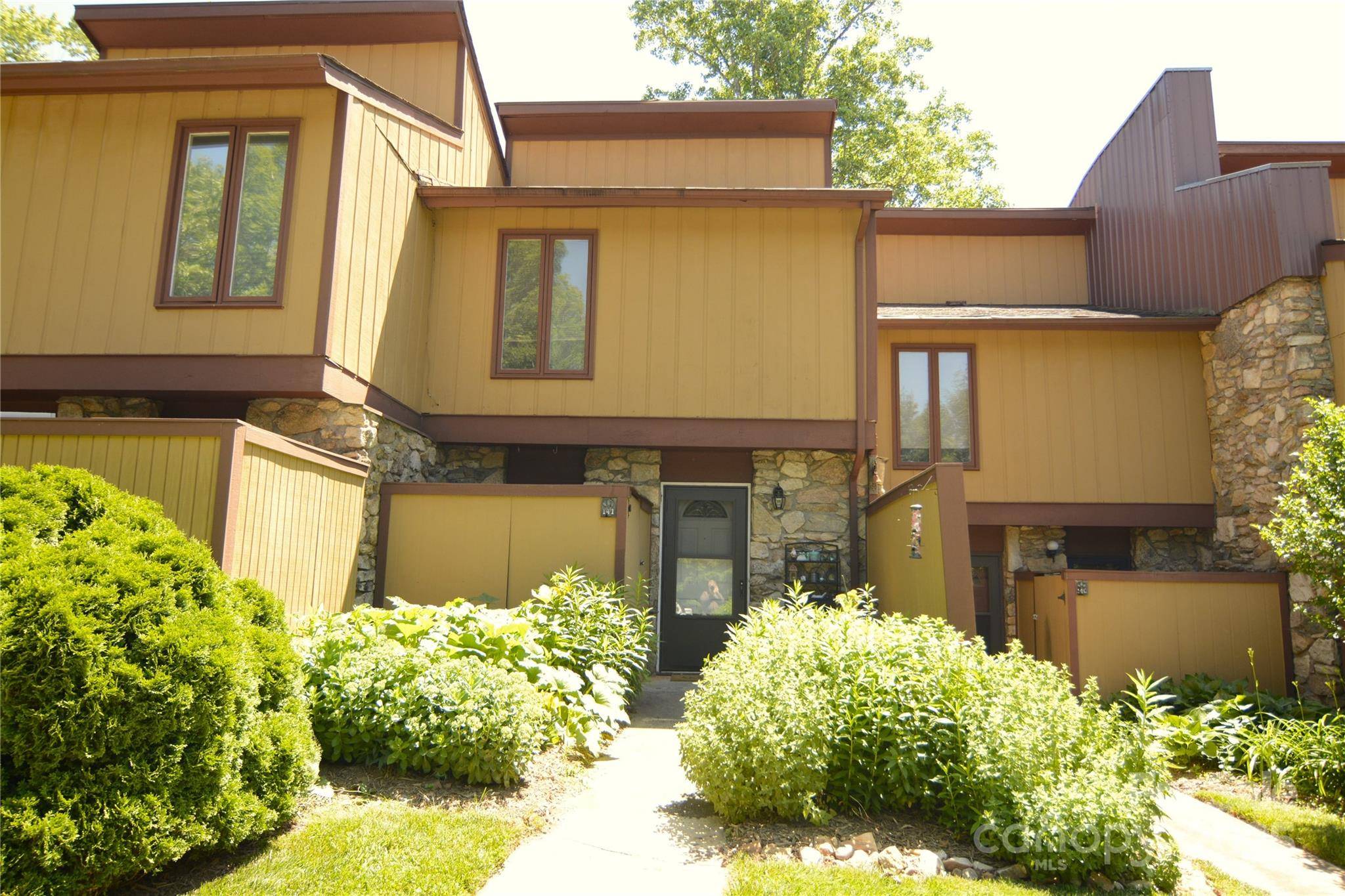 141 Colony DR, Arden, NC 28704