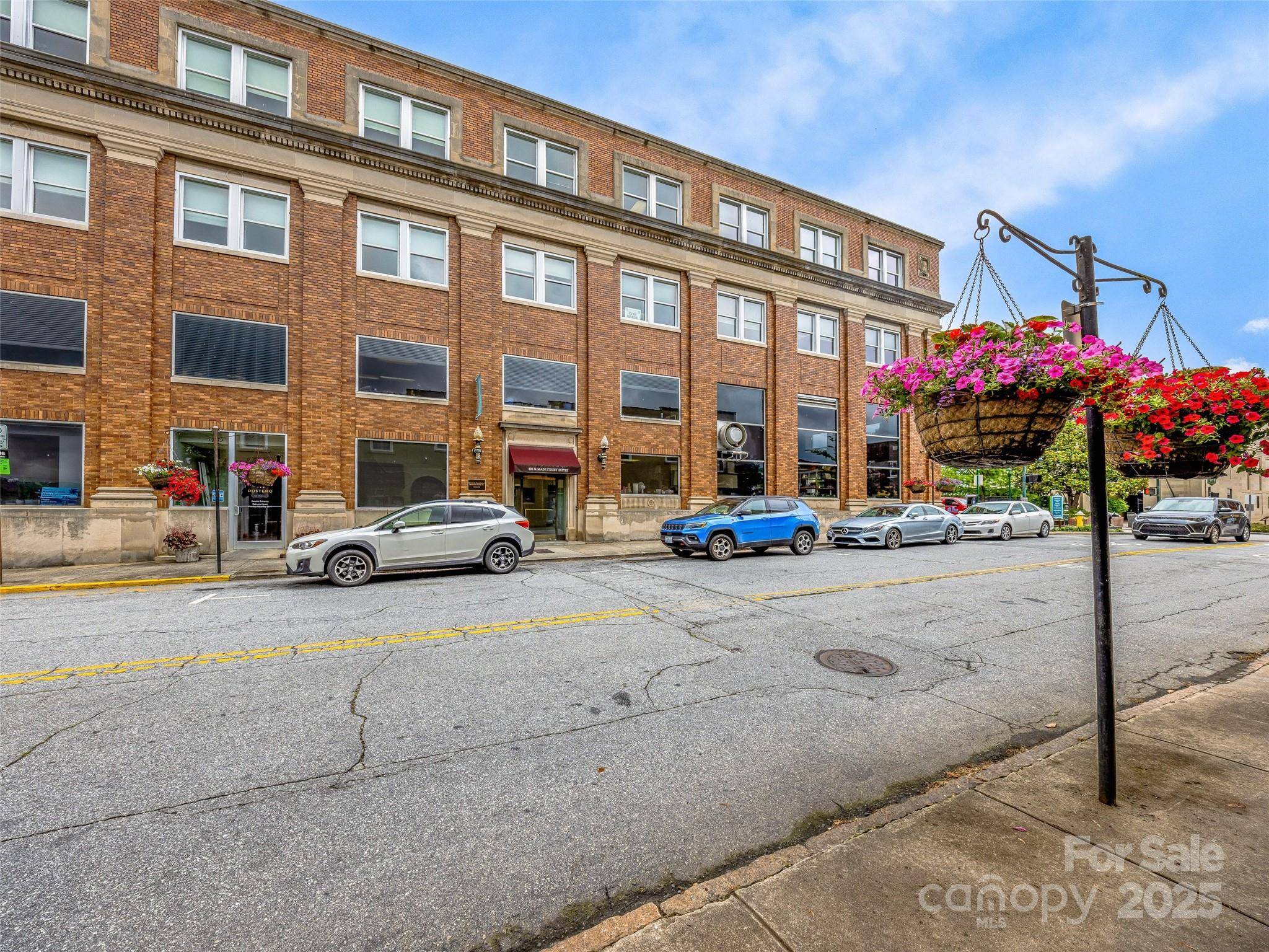 401 N Main ST #3, Hendersonville, NC 28792