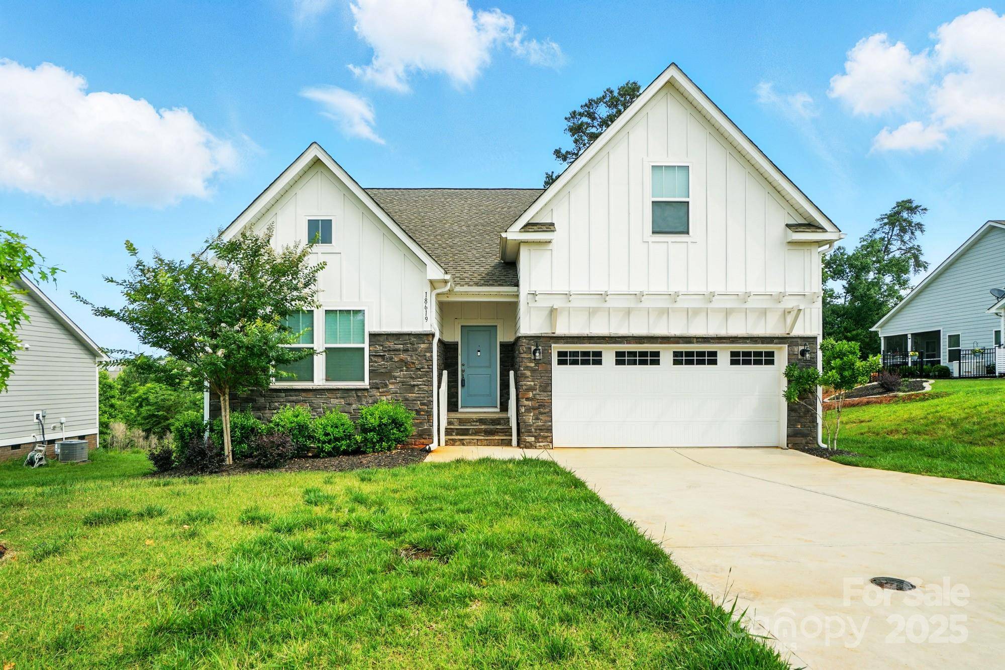 18619 Mainsail CT, Lancaster, SC 29720
