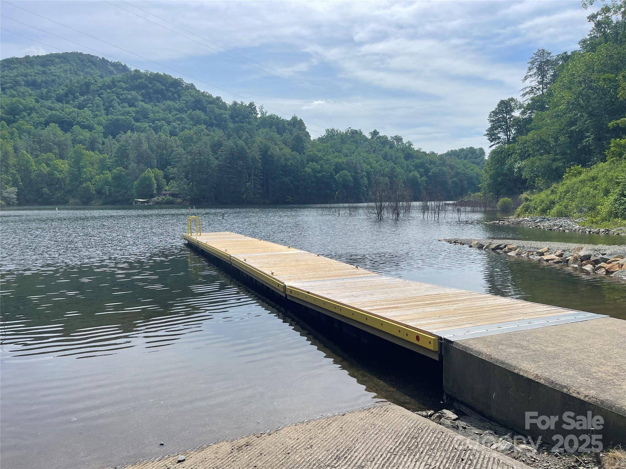 2642 Canada RD, Tuckasegee, NC 28783