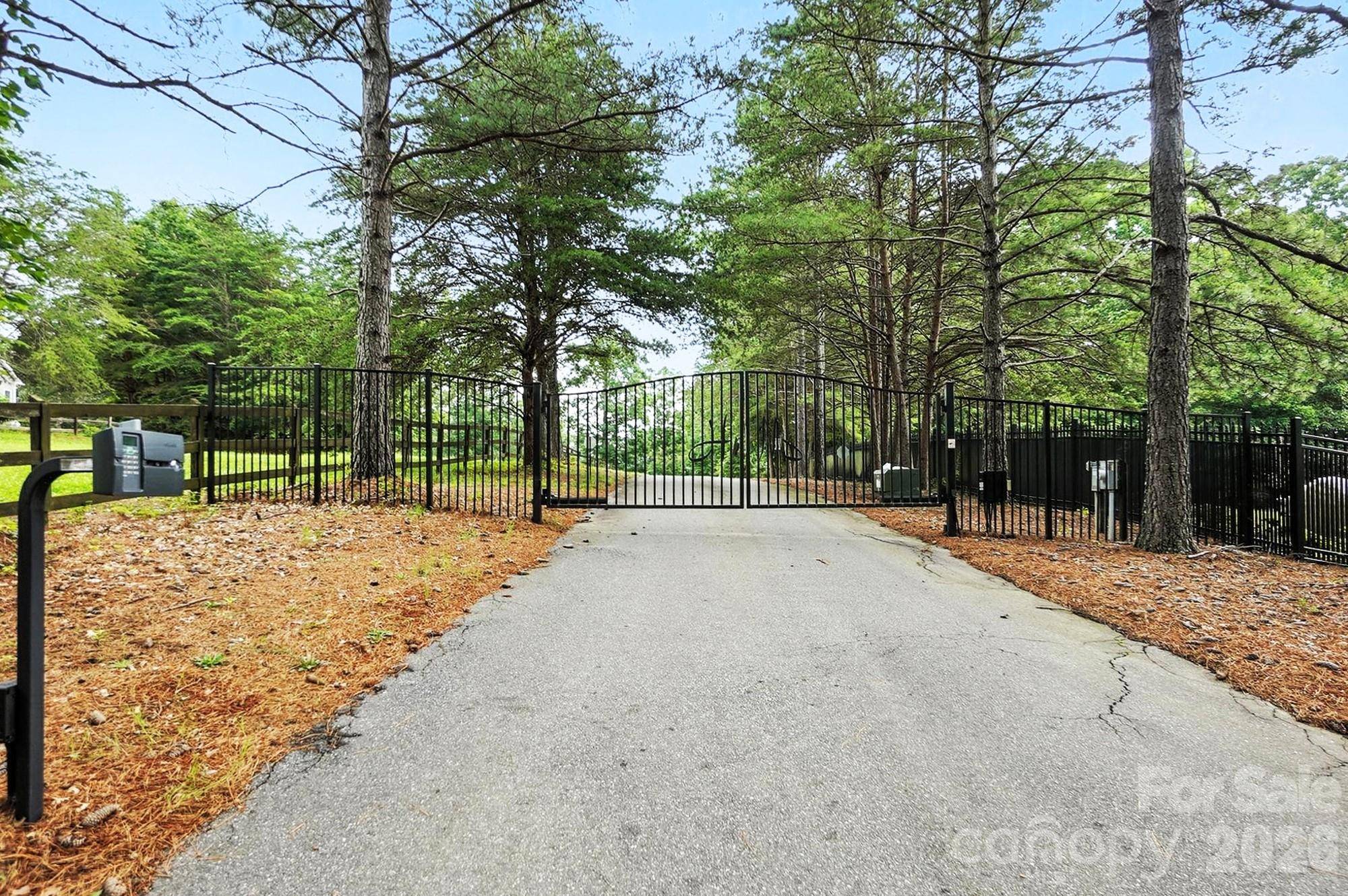 6 Hager Mountain LN, Iron Station, NC 28080