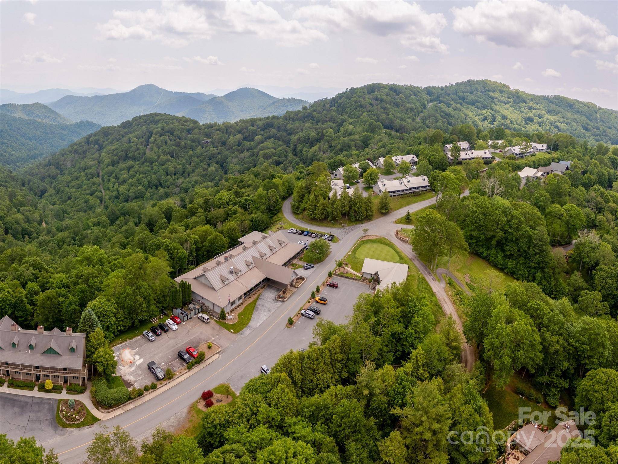 000 McDaris Loop DR #203, Mars Hill, NC 28754