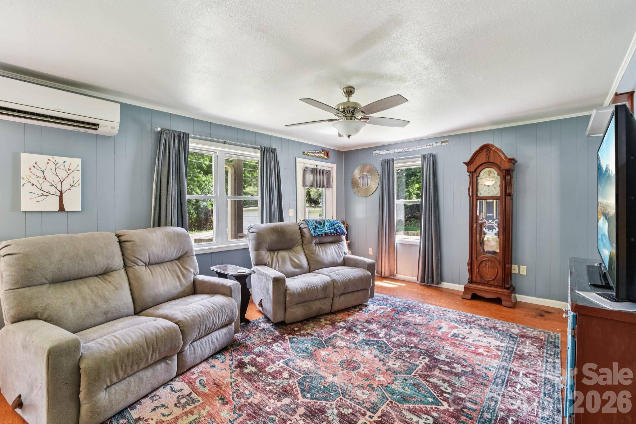 19 Lockman RD, Maggie Valley, NC 28751