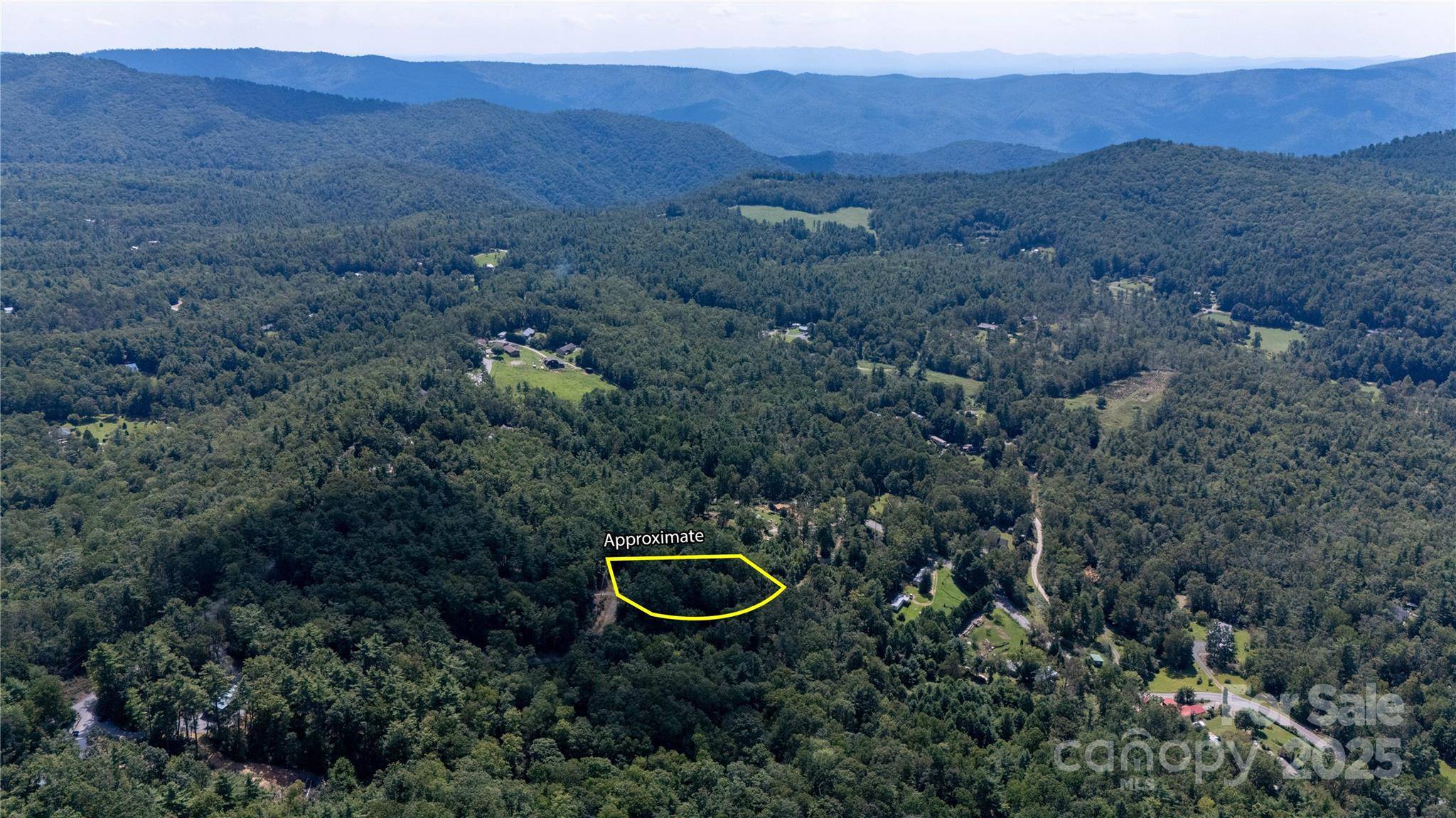 0000 Humpback Mountain RD, Spruce Pine, NC 28777
