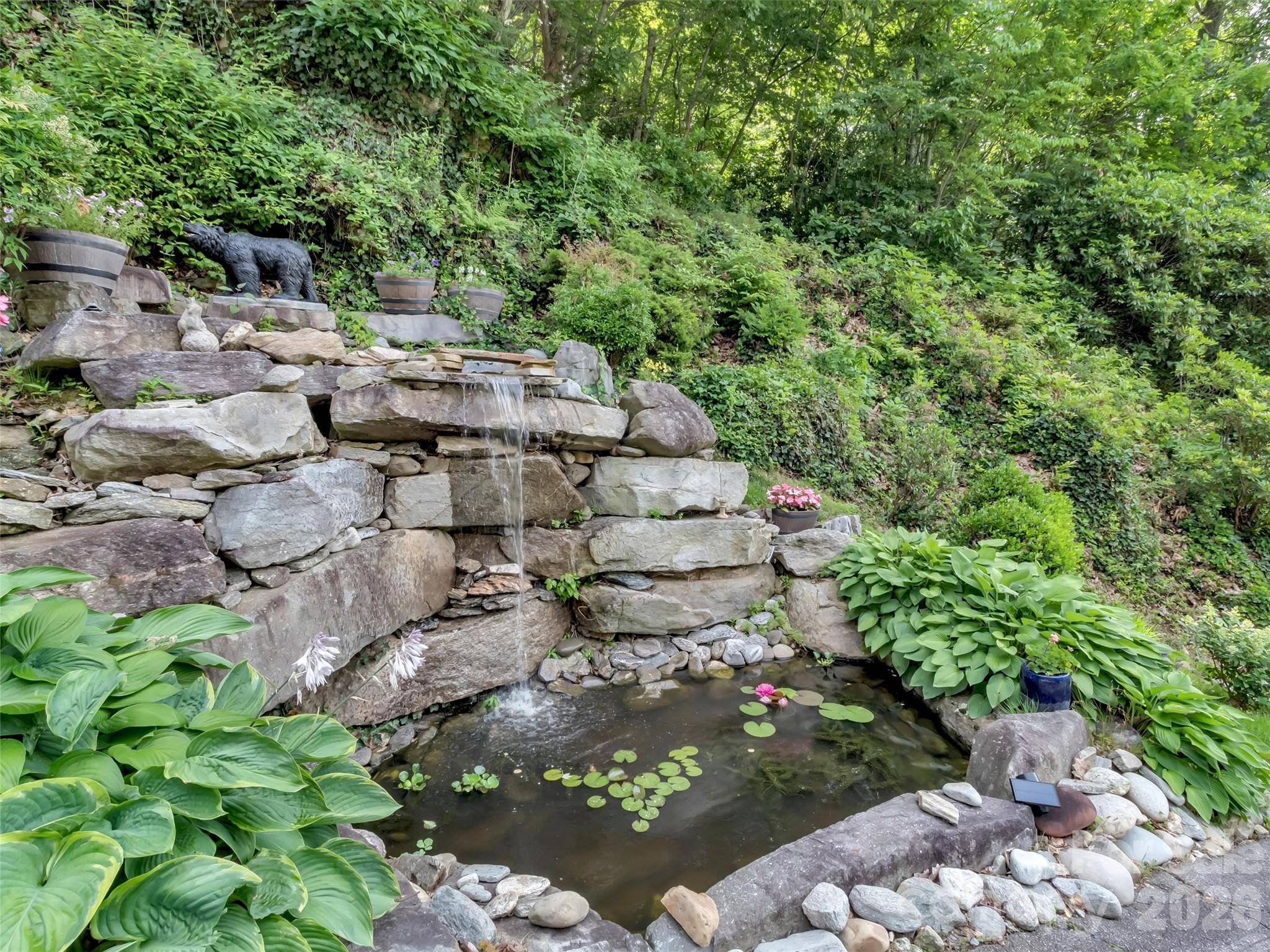 28 Mountain Breeze DR, Maggie Valley, NC 28751
