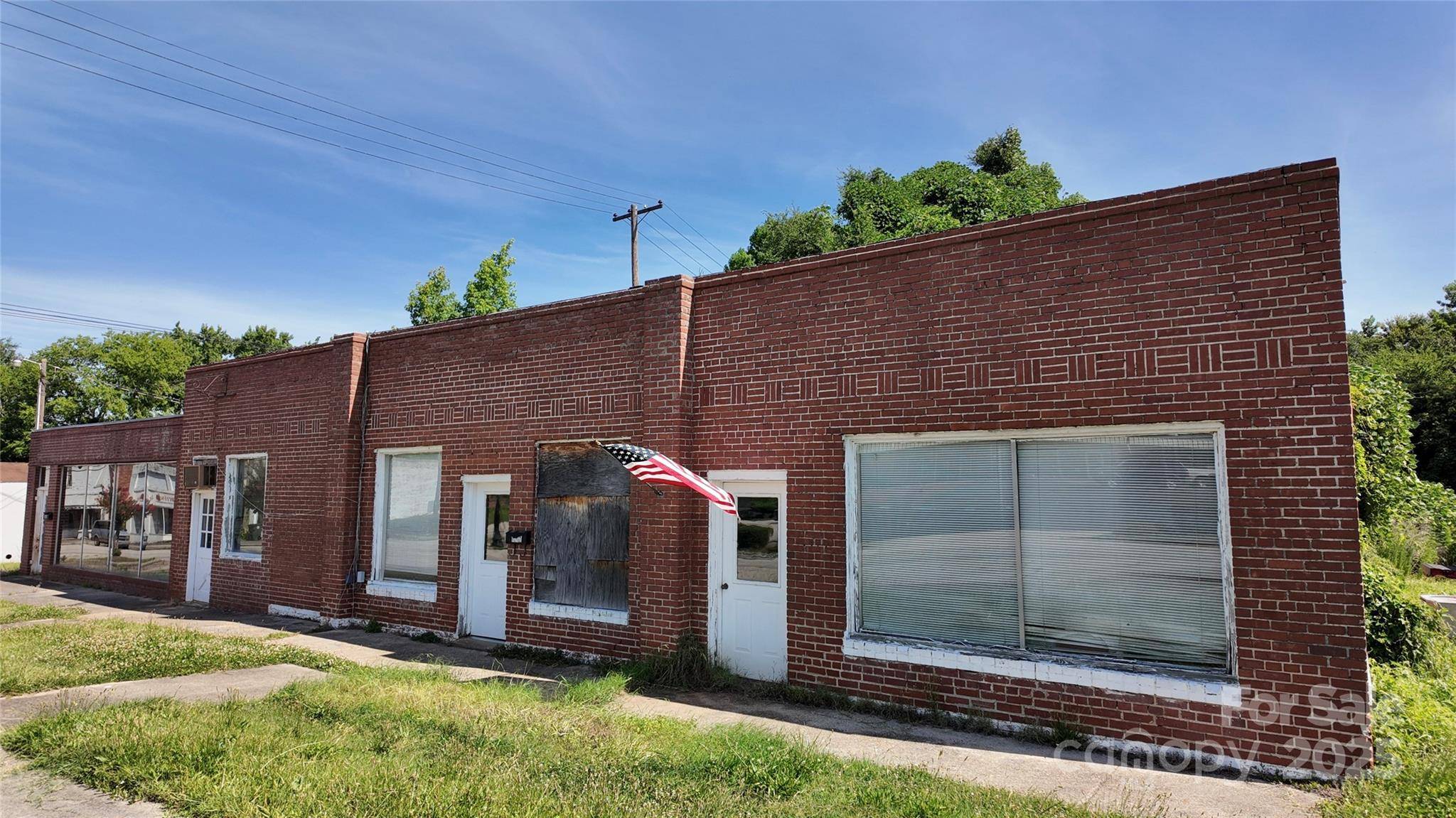 215 Dearborn ST, Great Falls, SC 29055