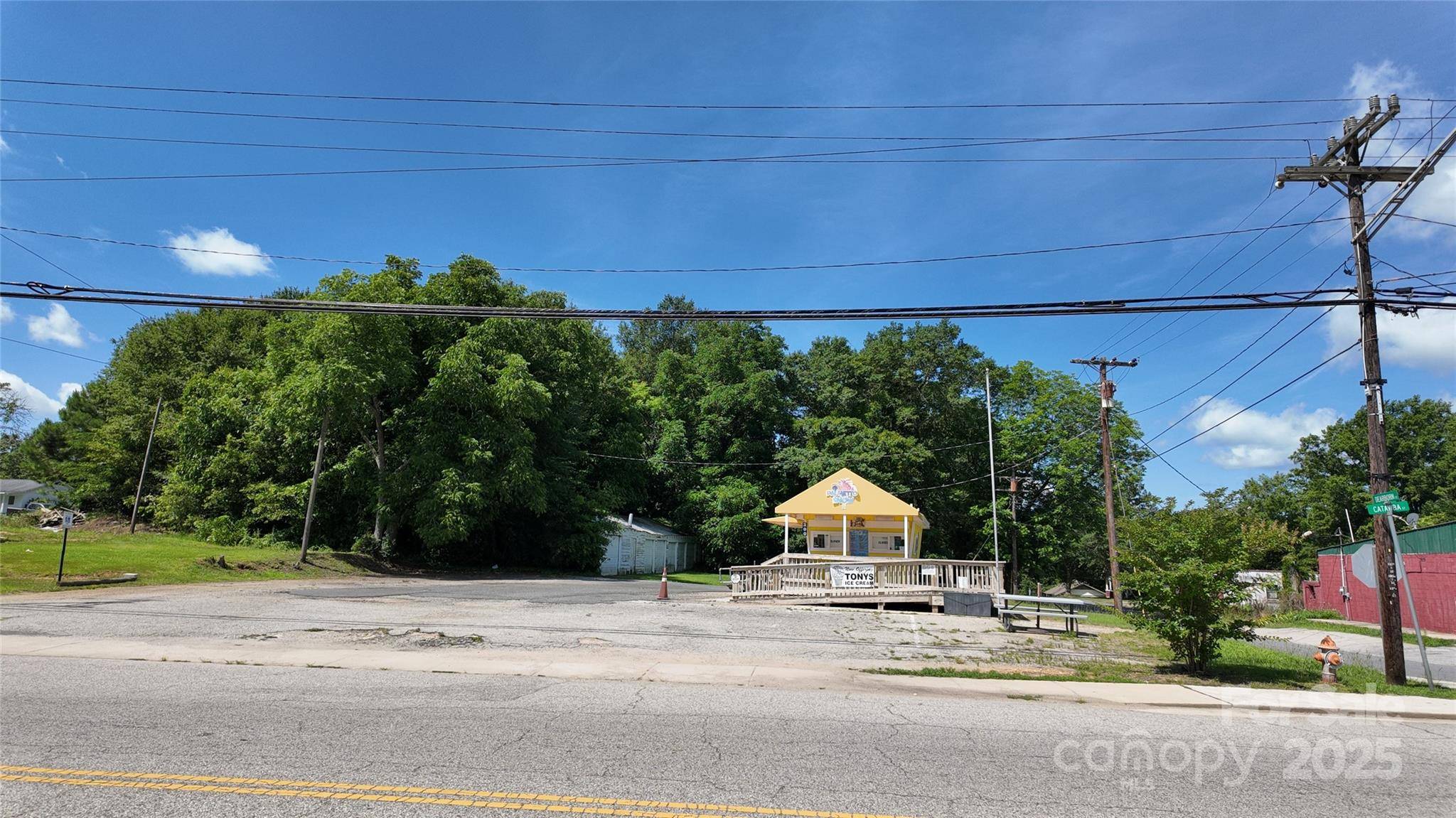 200 Dearborn ST, Great Falls, SC 29055