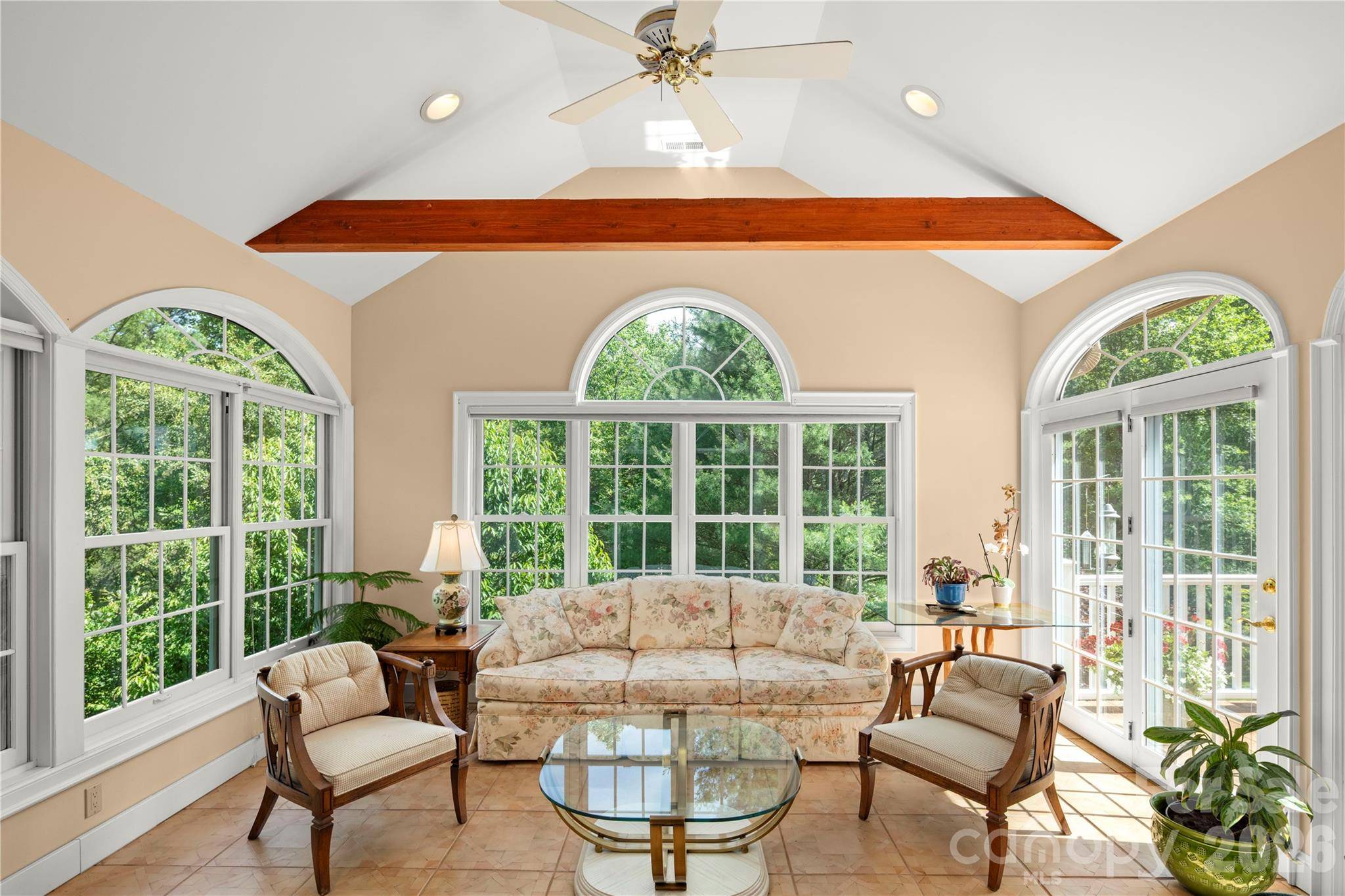 842 Rickel DR, Hendersonville, NC 28739